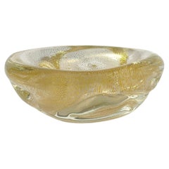 Piccola ciotola in vetro di Murano con inclusioni d'oro, Archimede Seguso, Italia