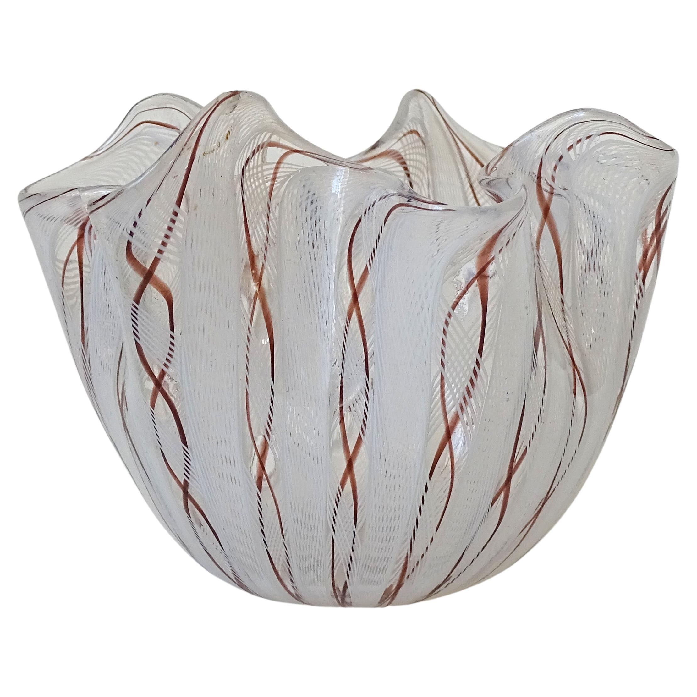 Piccolo vaso Fazzoletto in vetro Reticello di Murano, Italia, anni '50