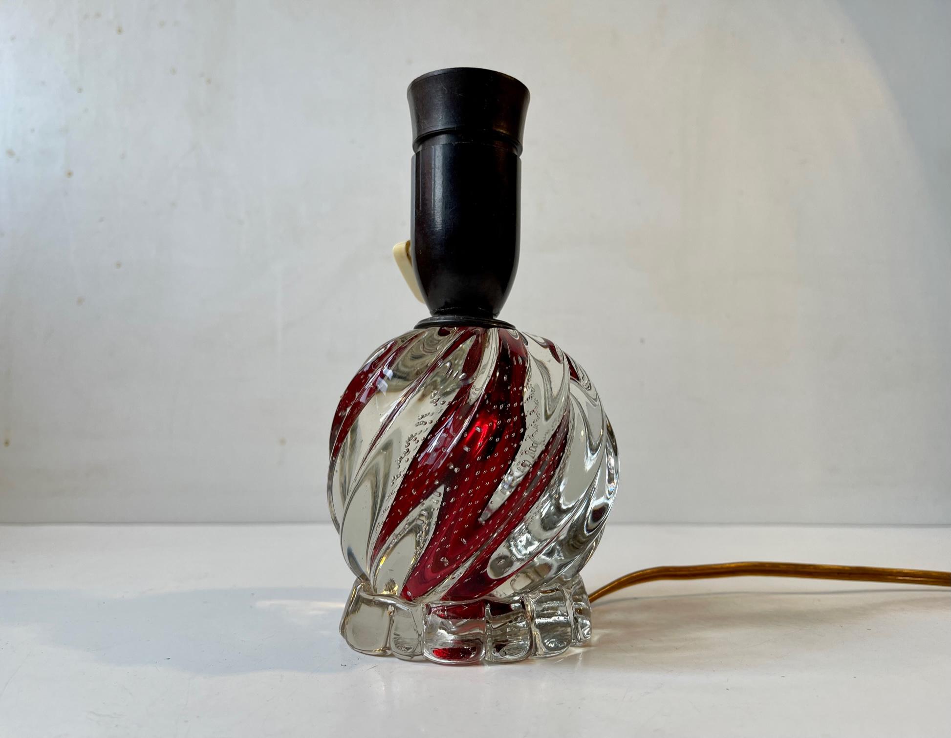 Italian Small Murano Table Lamp in Twisted Glass with Internal Air-Bubbles, 1950s For Sale