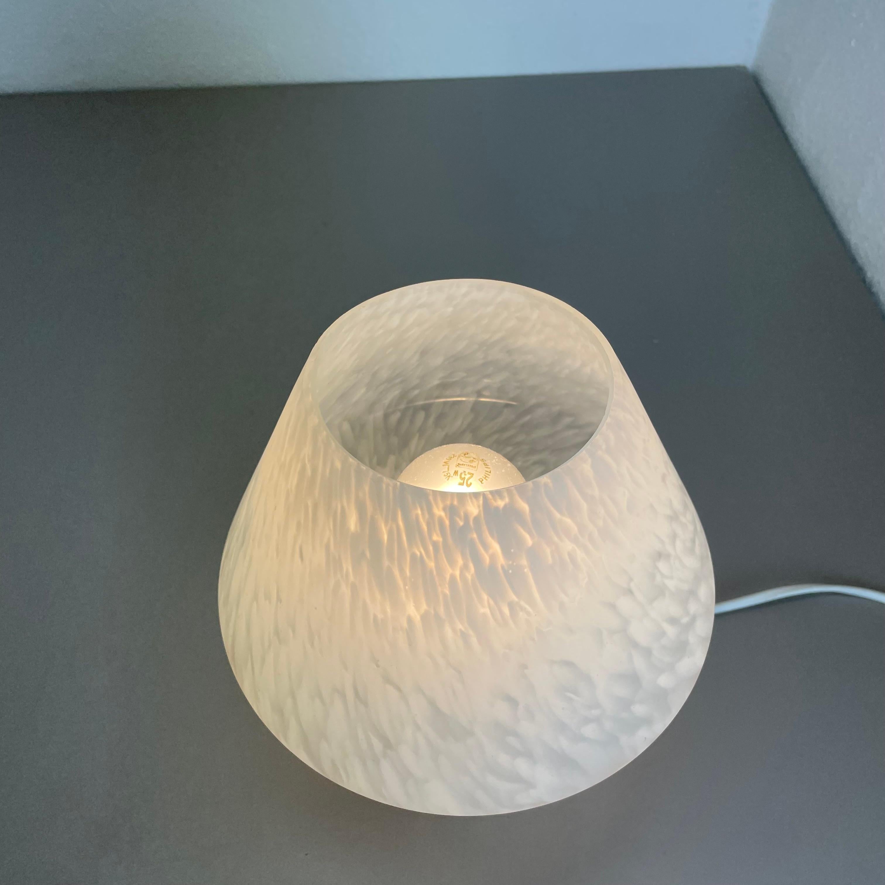 Petite lampe de bureau en verre satiné de Murano texturé « Mushroom », Italie, 1970 en vente 13