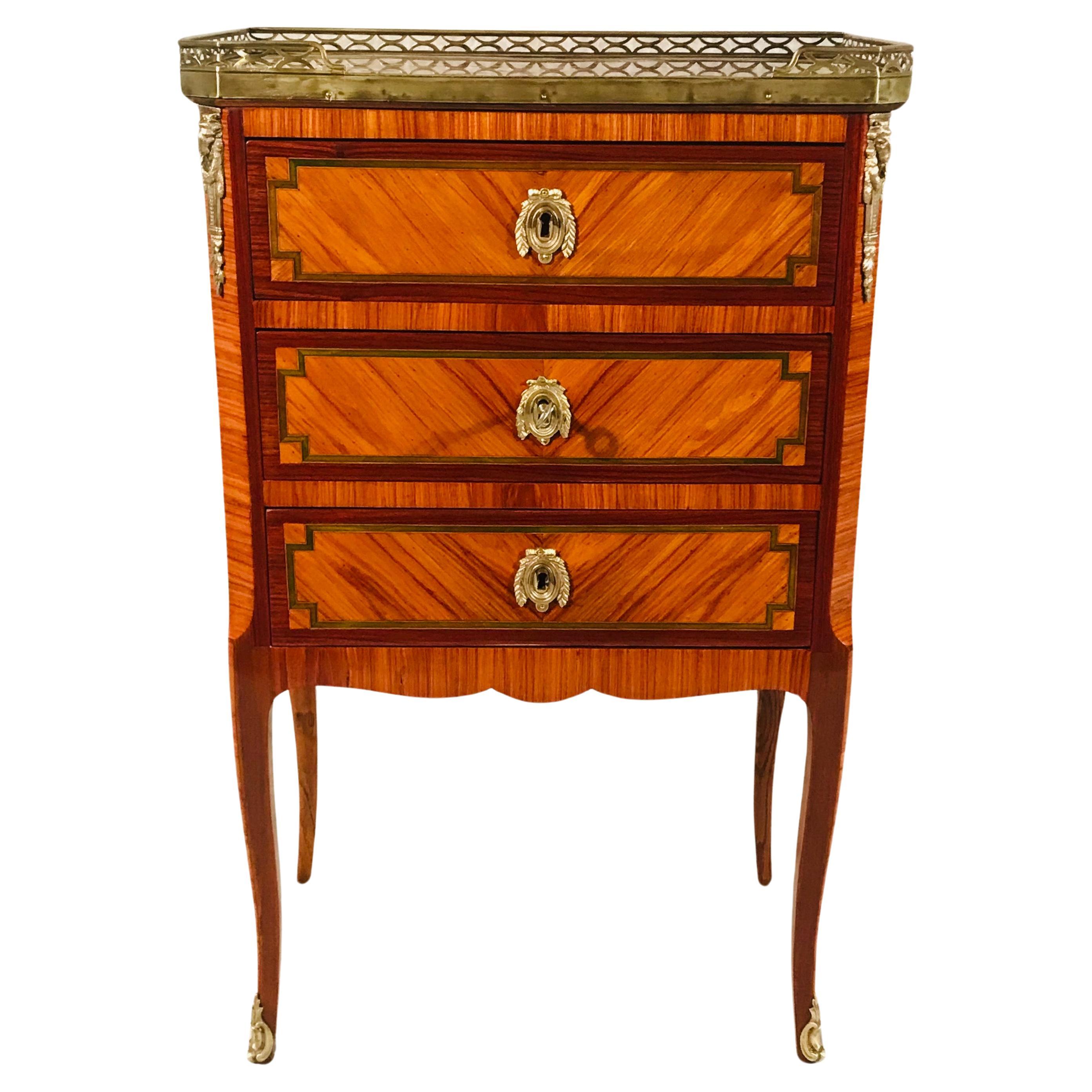 Petite commode Napoléon III, France 19ème siècle en vente