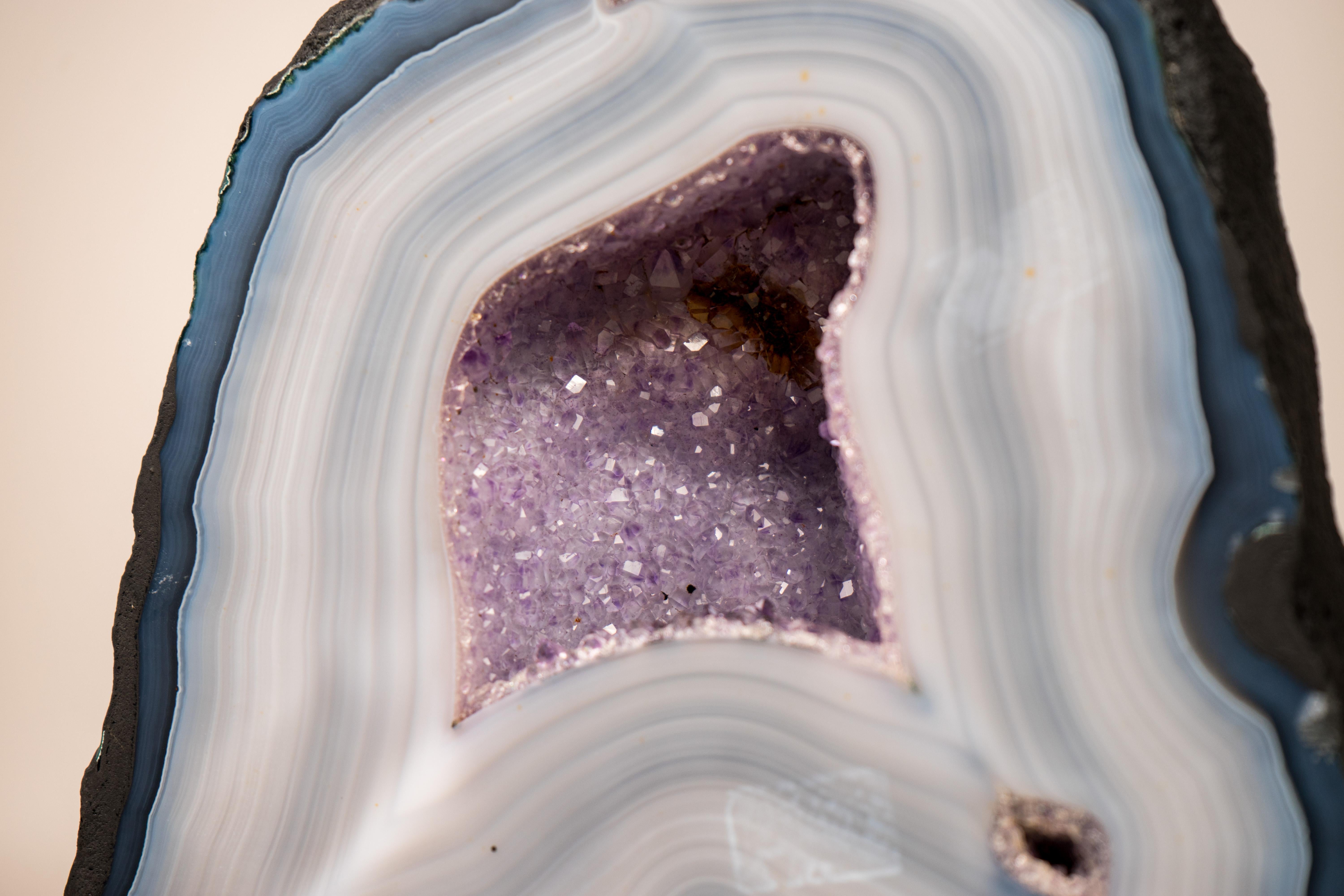 Kleiner natürlicher blauer & weißer Spitzenachat Geode im Zustand „Neu“ im Angebot in Ametista Do Sul, BR