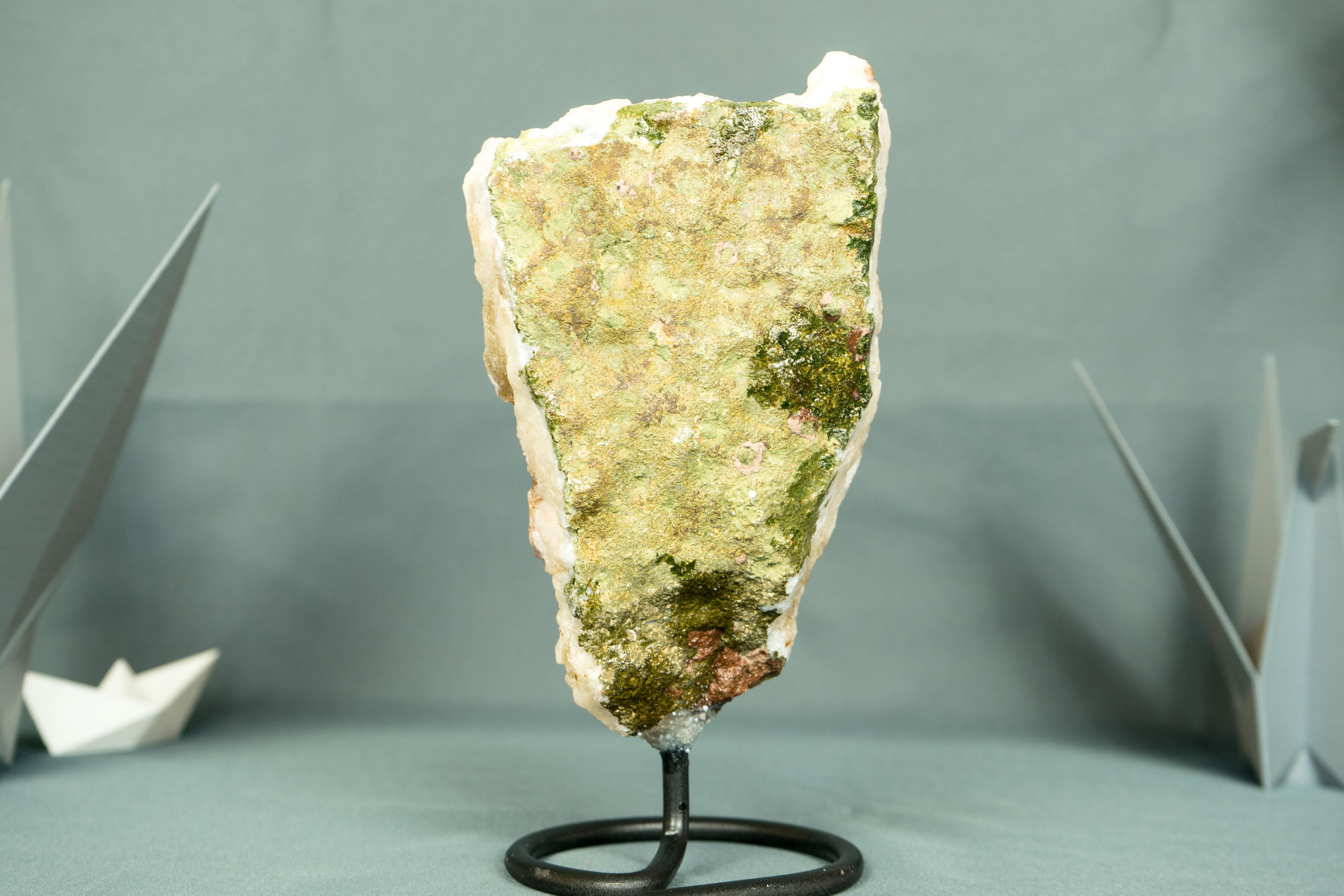 Small Natural Madeira Citrine Cluster with AAA Red Orange Citrine Druzy on Stand In New Condition For Sale In Ametista Do Sul, BR