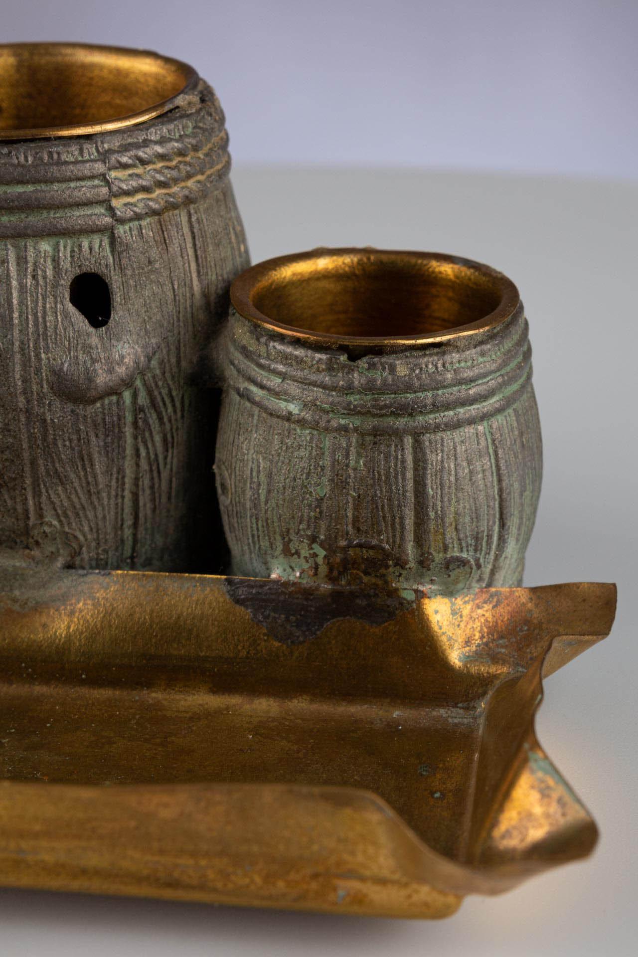 Small naturalistic desk set with rabbit and barrels made of patinated metal For Sale 6