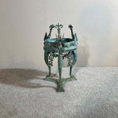 Small Neoclassical Bronze Grand Tour Gueridon-Form Plant Holder, circa 1900