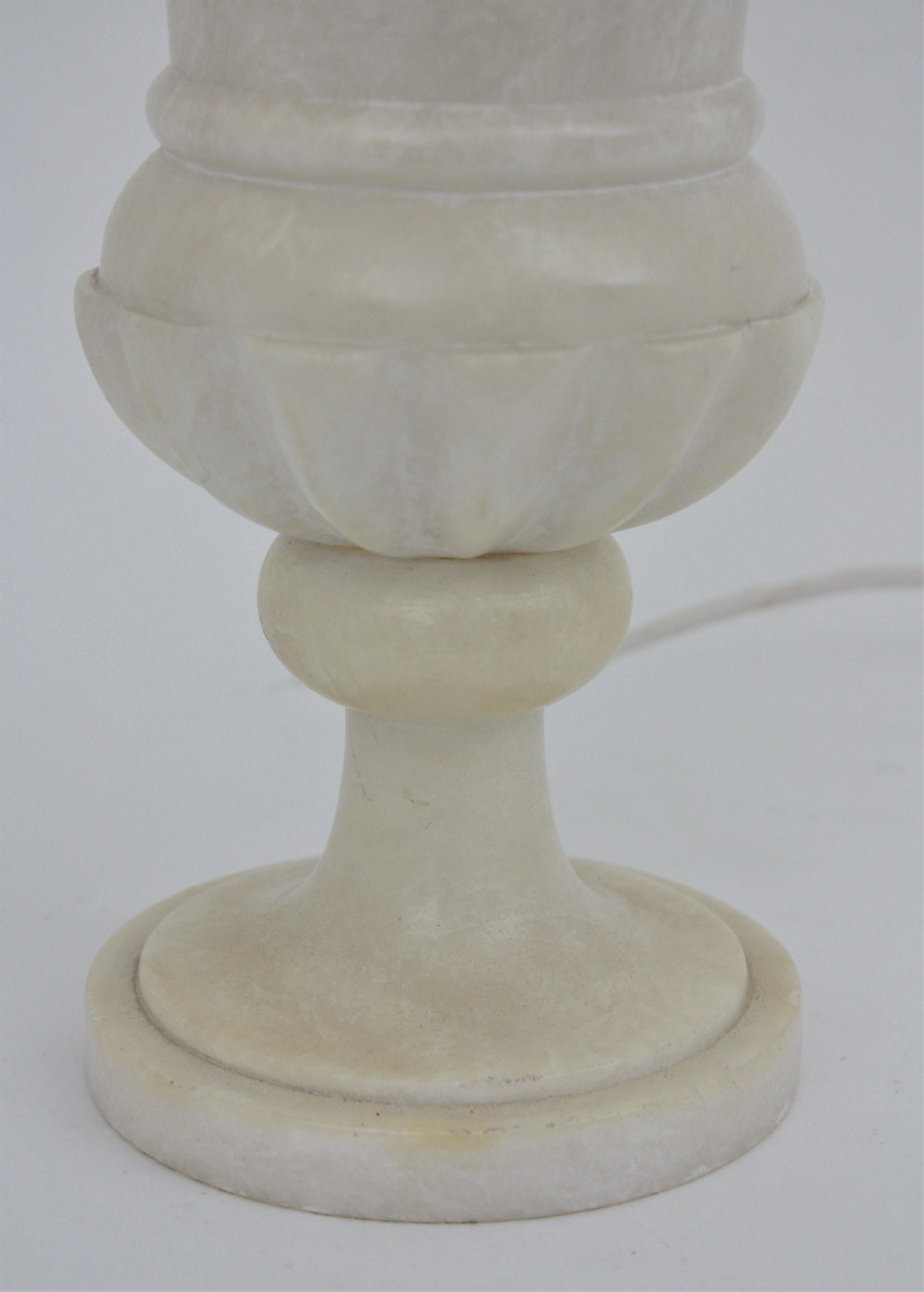 Spanish Neoclassical Style Alabaster Urn Table Lamp, 1930s For Sale 6