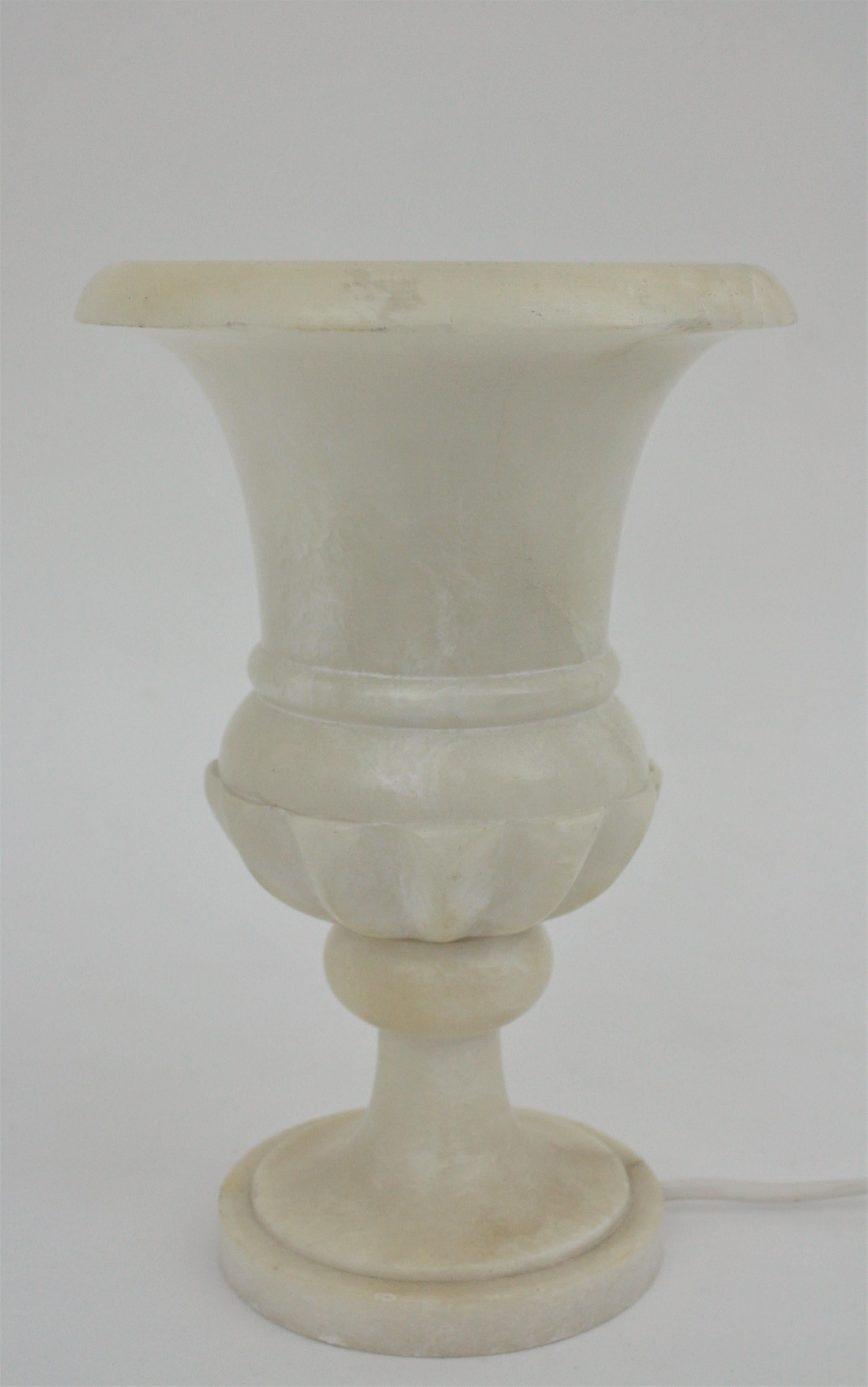 Spanish Neoclassical Style Alabaster Urn Table Lamp, 1930s For Sale 2