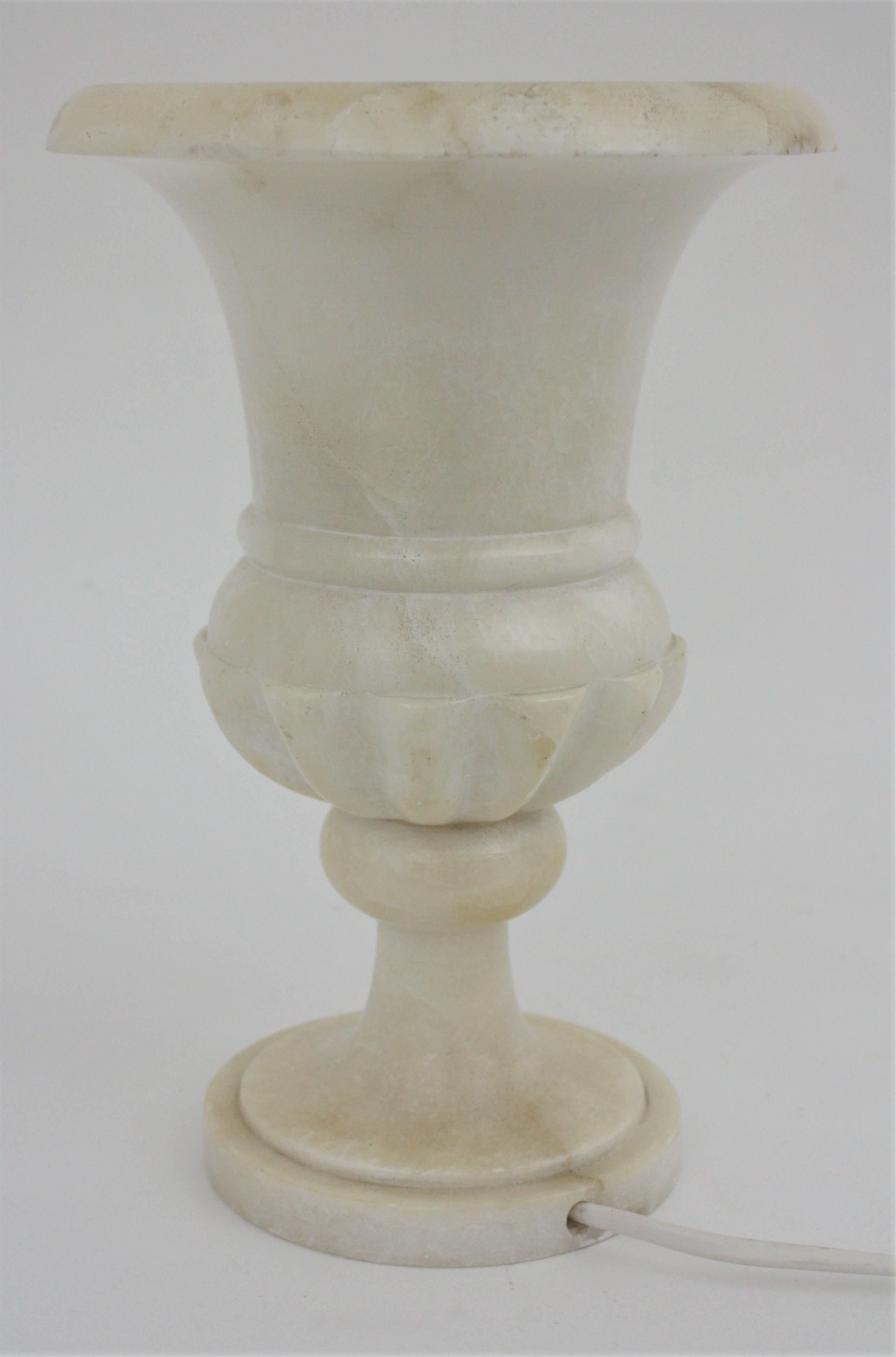 Spanish Neoclassical Style Alabaster Urn Table Lamp, 1930s For Sale 4