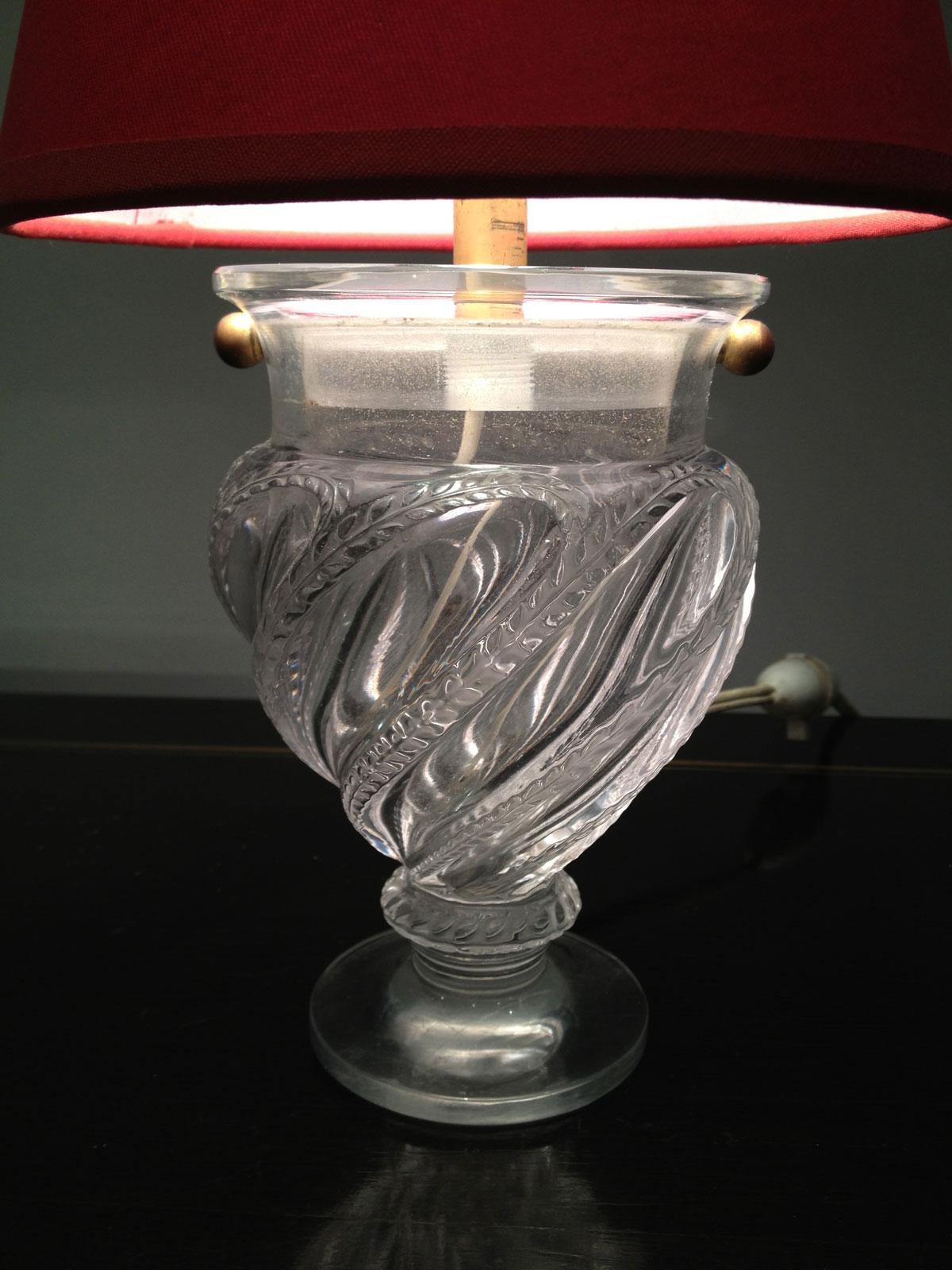 Small Neoclassical Style Crystal Lamp, French Work, circa 1940 In Good Condition For Sale In Marcq-en-Barœul, Hauts-de-France