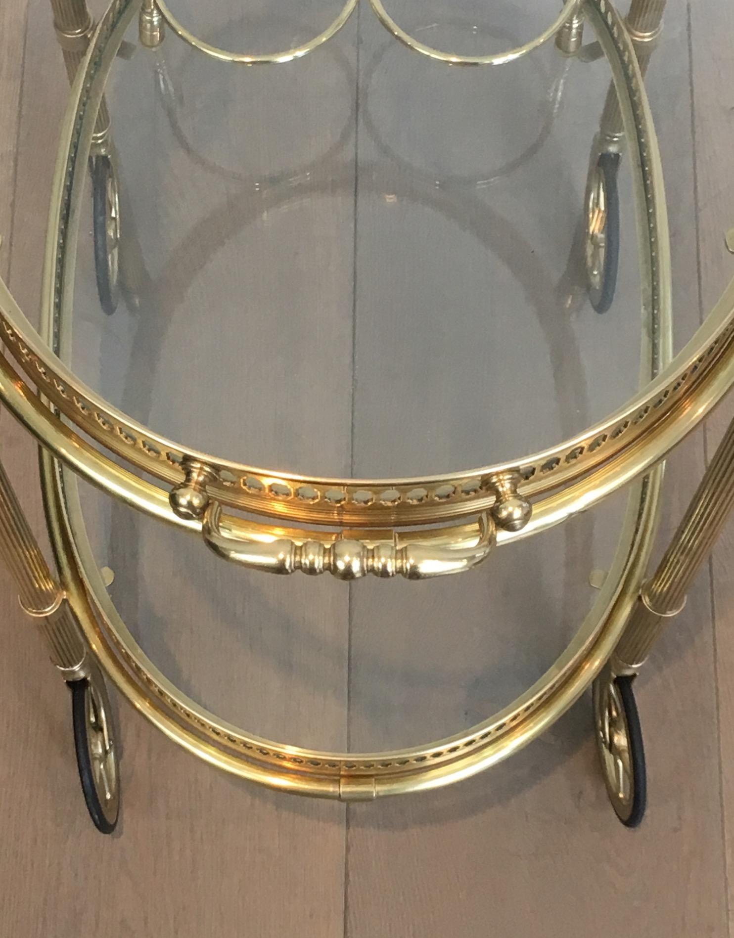 Piccolo carrello da bar ovale in ottone in stile neoclassico con doppio piano estraibile di in vendita 7