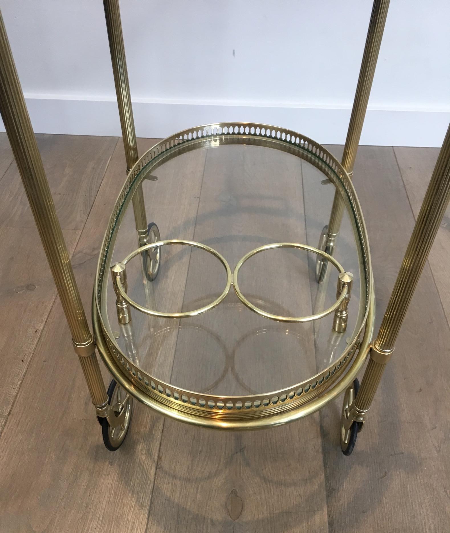 Piccolo carrello da bar ovale in ottone in stile neoclassico con doppio piano estraibile di in vendita 8