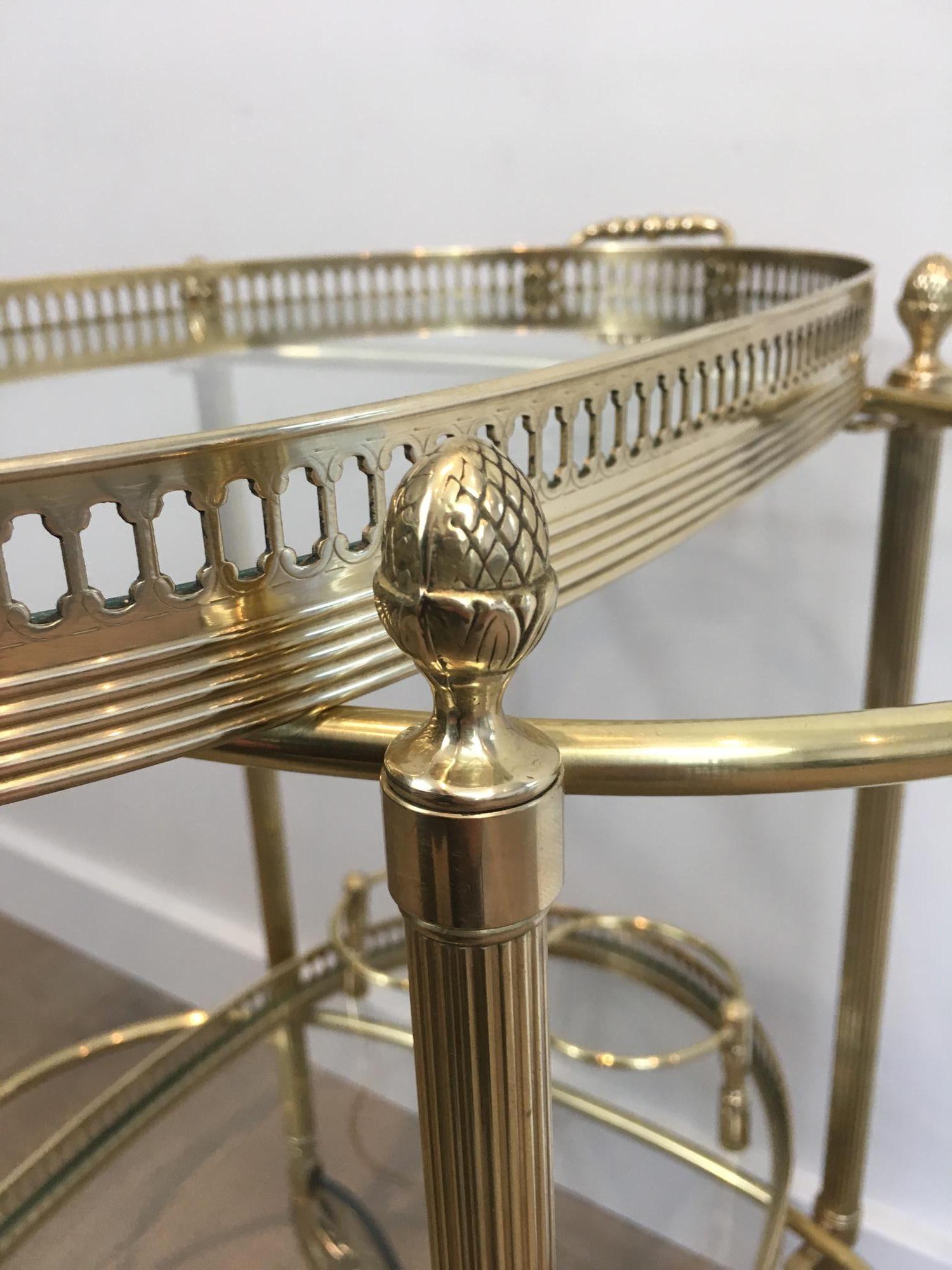 Piccolo carrello da bar ovale in ottone in stile neoclassico con doppio piano estraibile di in vendita 9