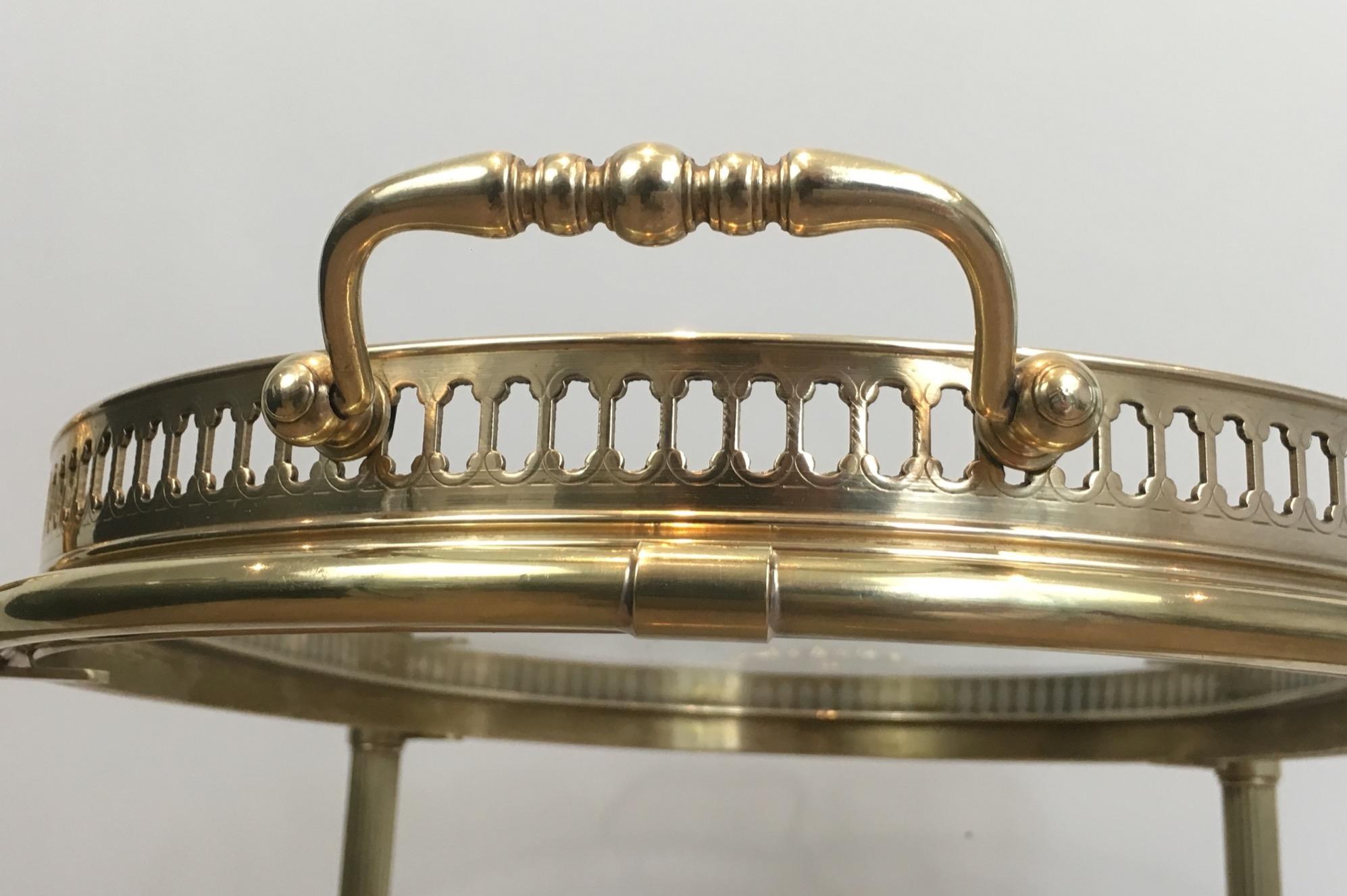 Piccolo carrello da bar ovale in ottone in stile neoclassico con doppio piano estraibile di In condizioni buone in vendita a Marcq-en-Barœul, Hauts-de-France