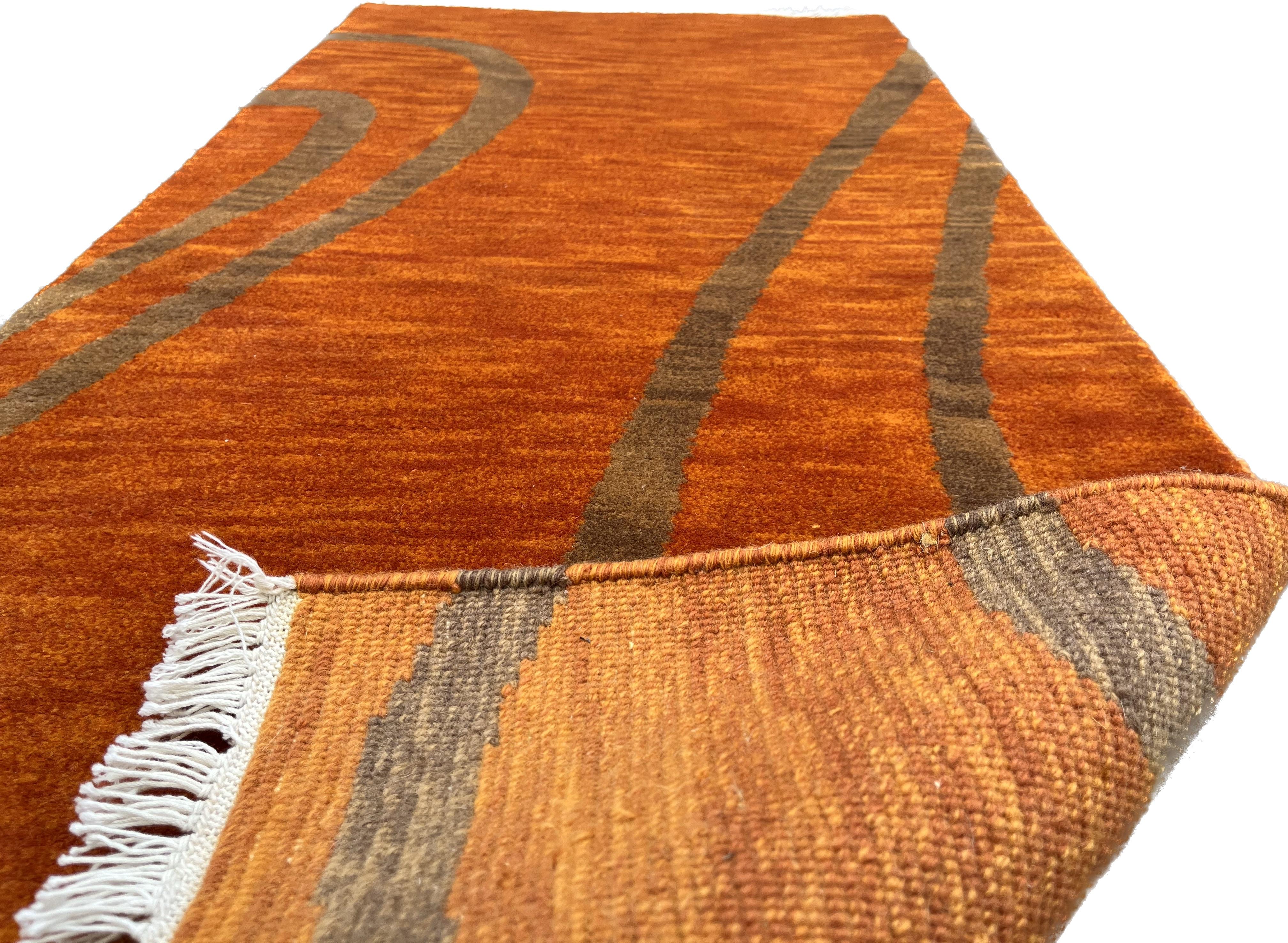 Petit tapis népalais, design abstrait Bon état - En vente à RÉDING, FR