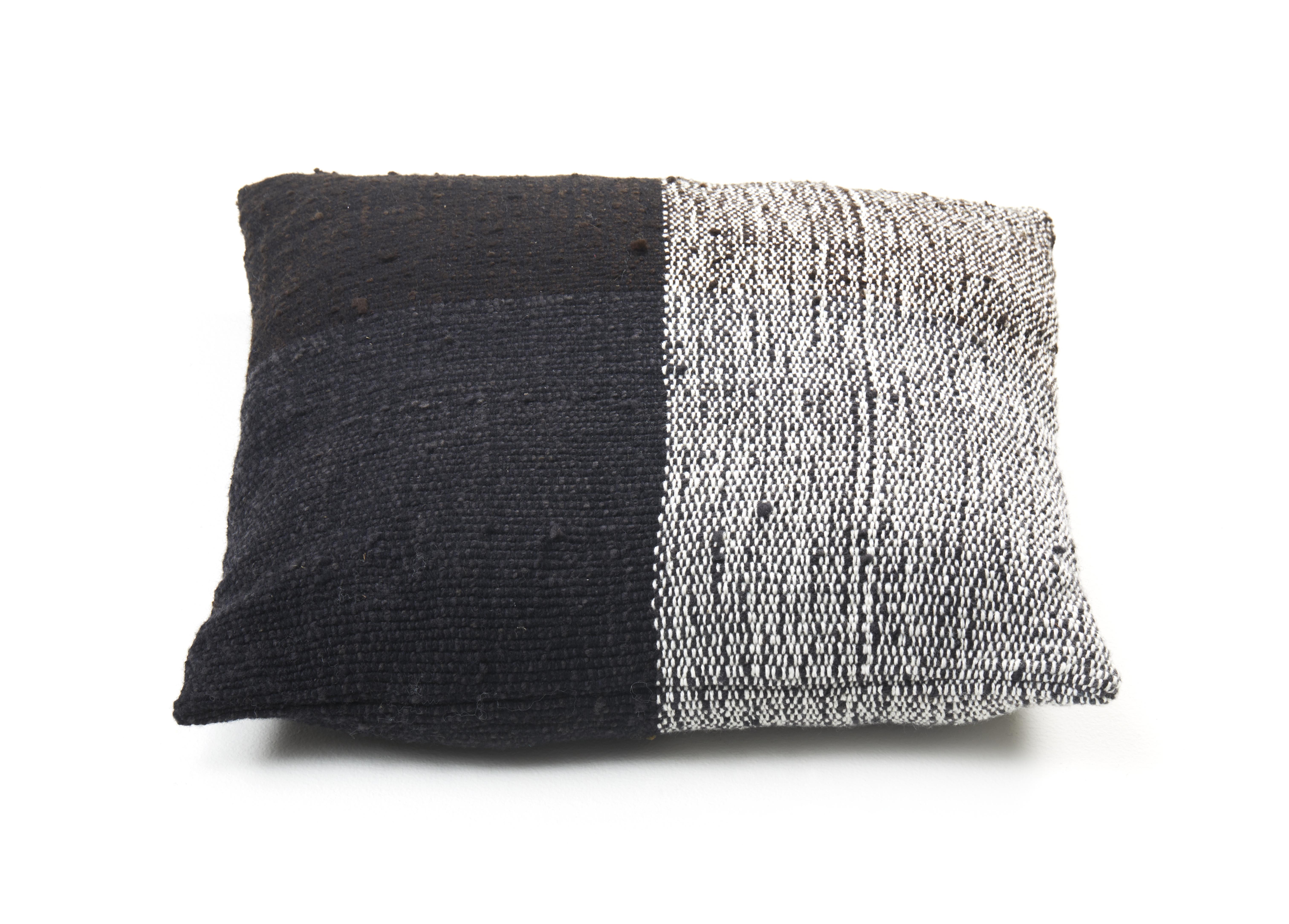 Small Nobsa Cushion by Sebastian Herkner In New Condition For Sale In Geneve, CH
