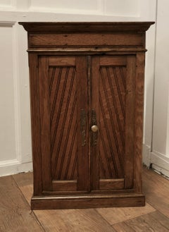 Small Oak 2 Door Cupboard