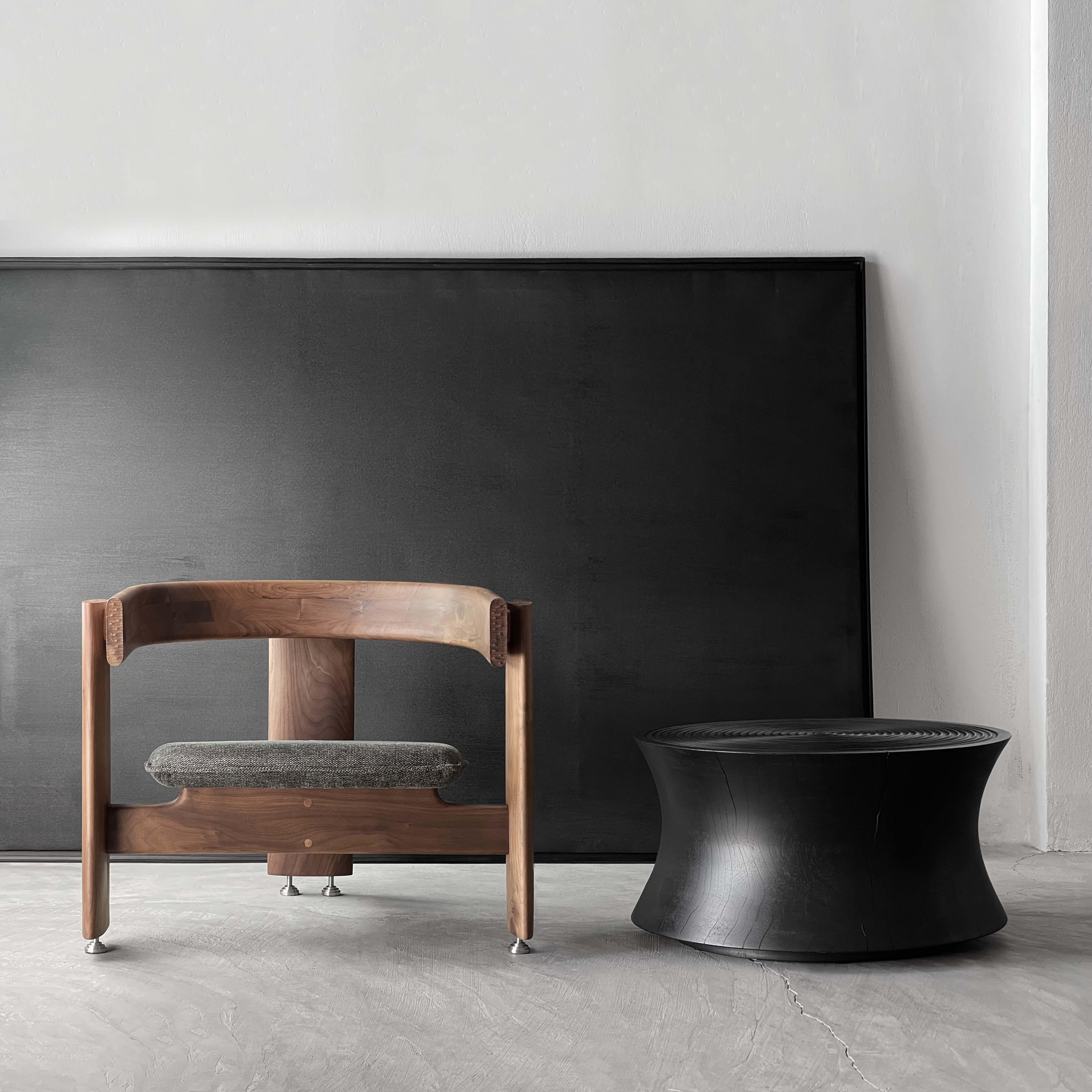 Small Oak and Walnut Hoàng Sa Coffee Table 03 by ONON DETAILS In New Condition For Sale In Geneve, CH