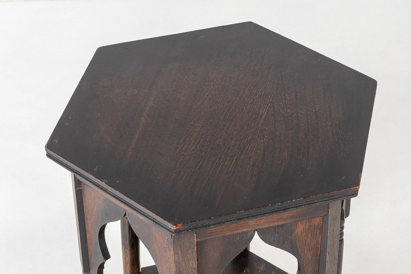 Small Oak Arts and Crafts Moorish Occasional Side Table by Liberty & Co. In Good Condition In Llanbrynmair, GB