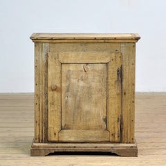 Small oak cabinet, circa 1820