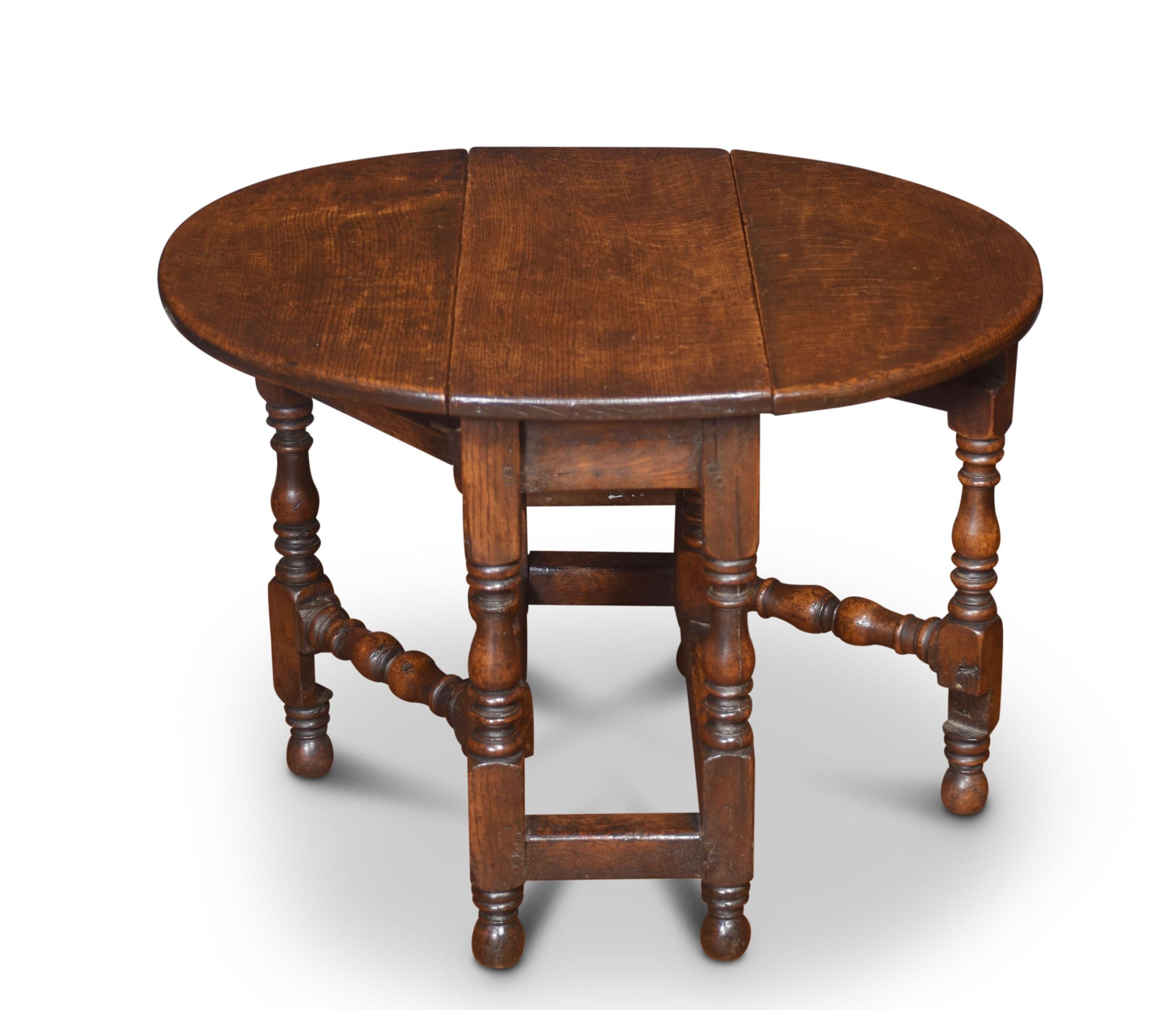 20th Century Small Oak Gateleg Table