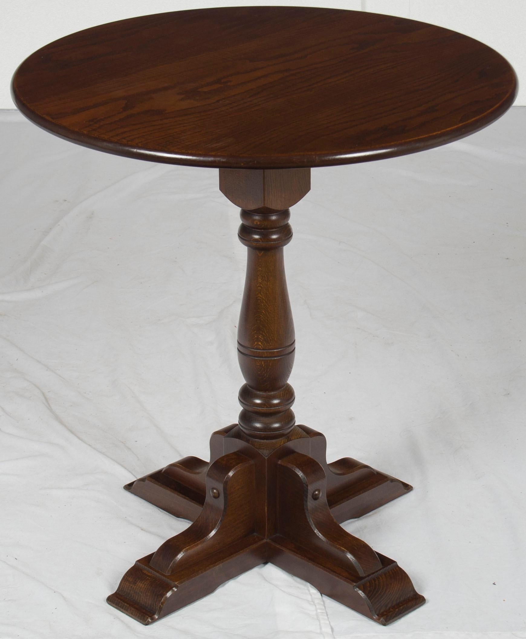 Jacobean Small Oak Round Pub Style Side Accent Centre Table
