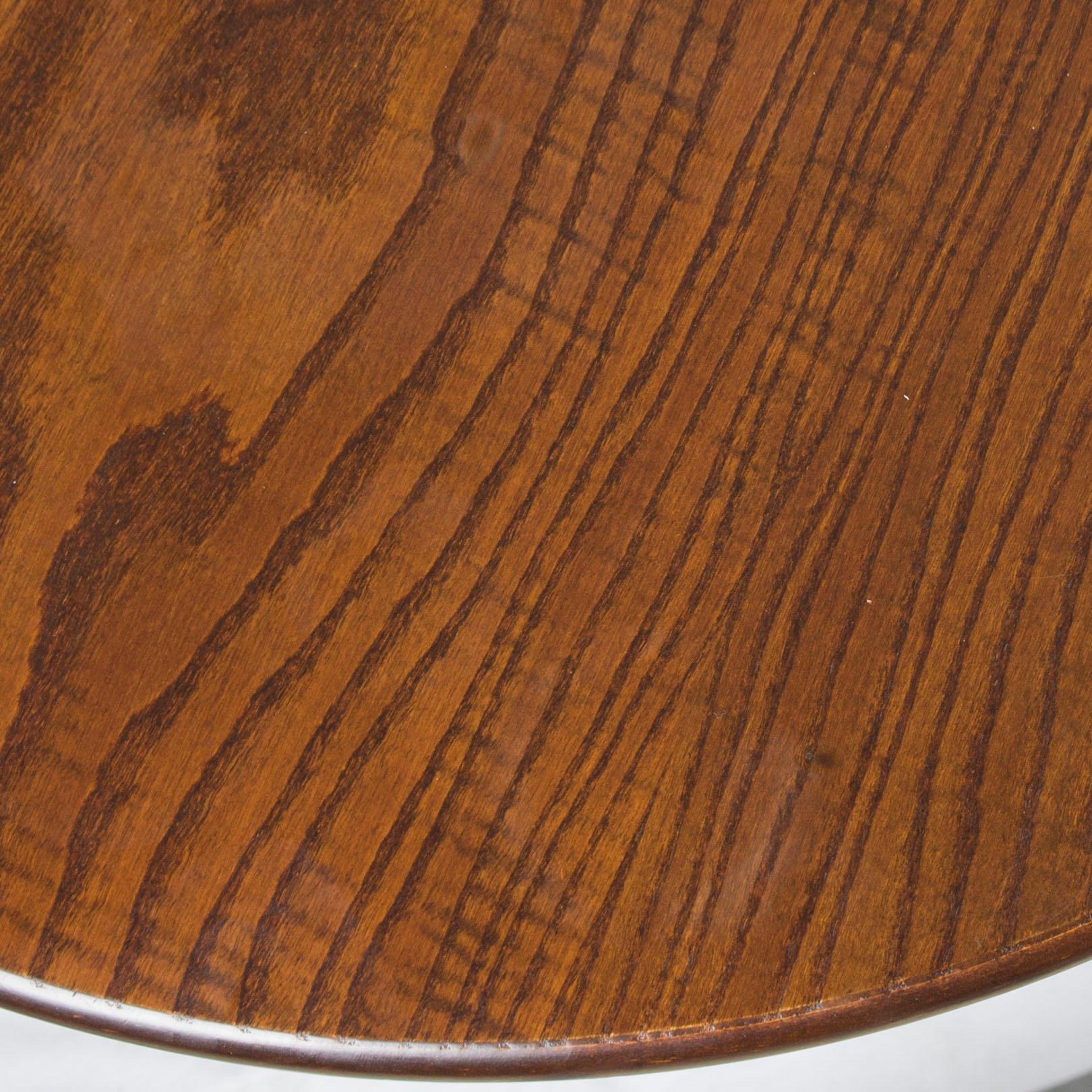 Late 20th Century Small Oak Round Pub Style Side Accent Centre Table