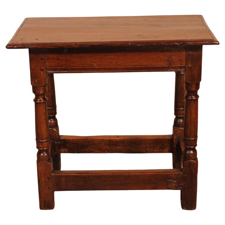 Small Oak Side Table from the 17th Century For Sale at 1stDibs