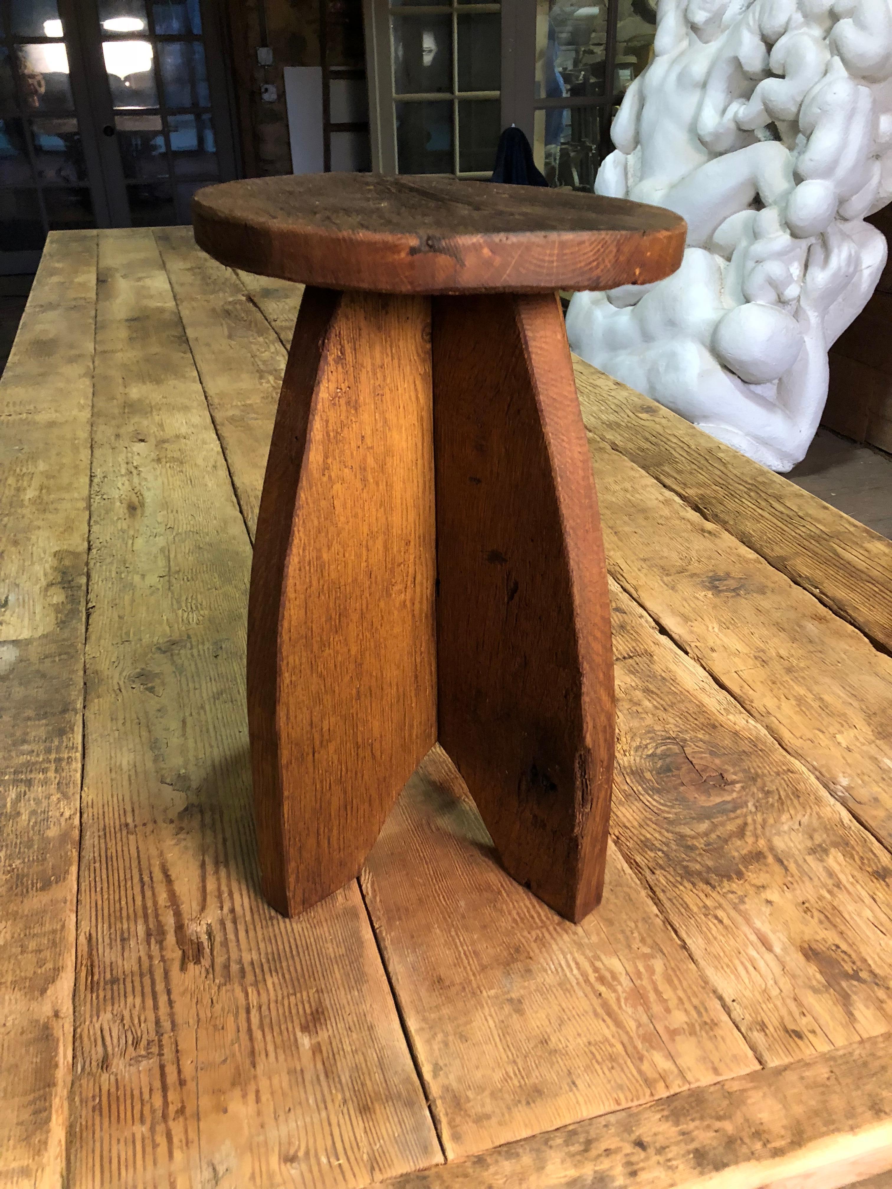Taburete pequeño de roble 