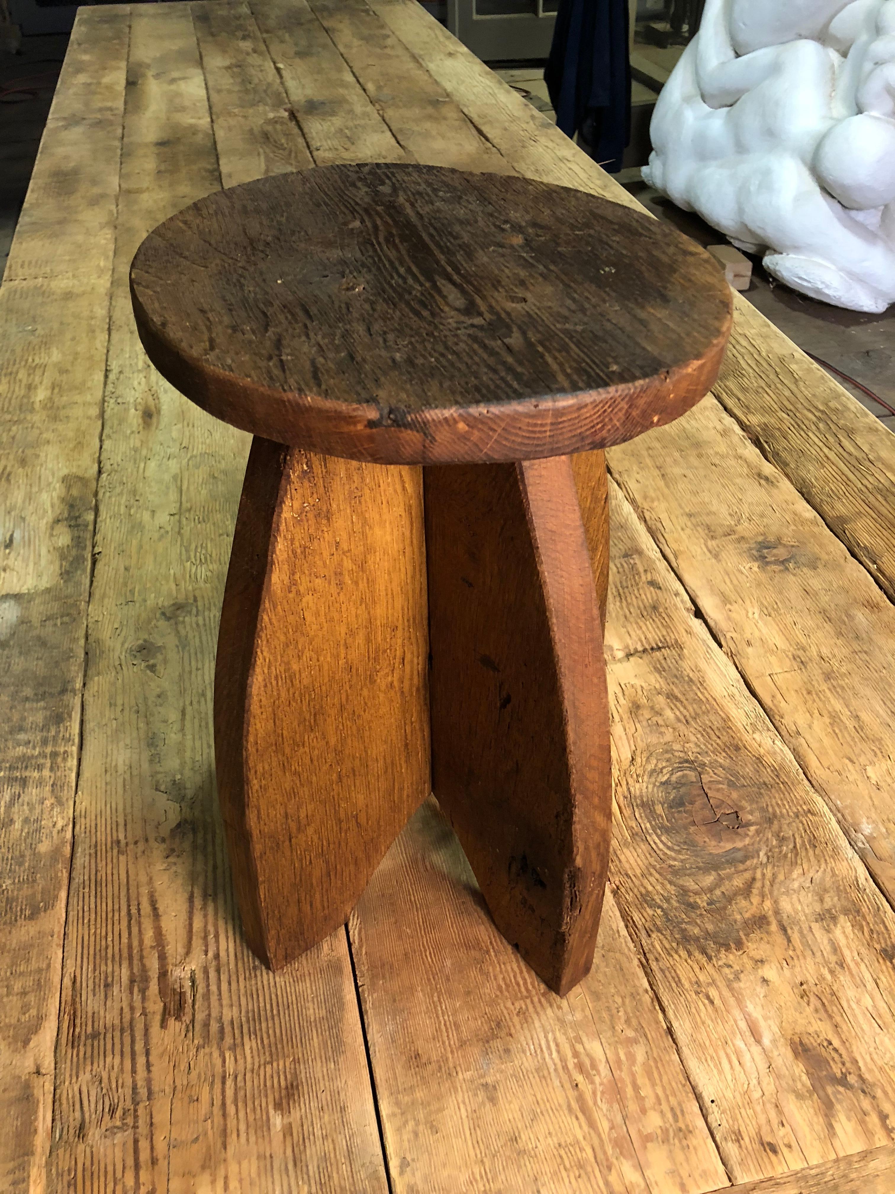 Taburete pequeño de roble 