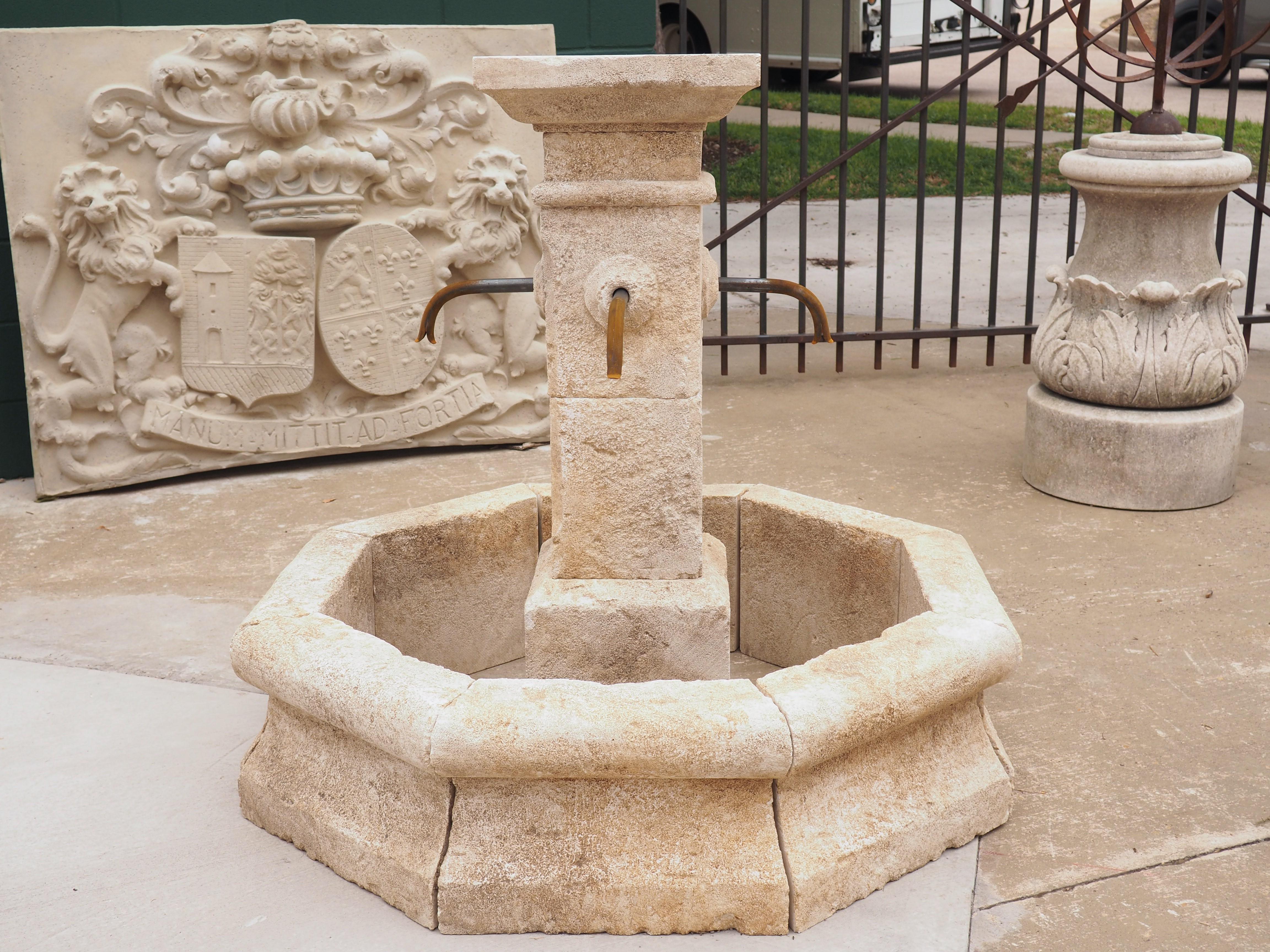 Small Octagonal Center Fountain from Provence, France In Good Condition In Dallas, TX
