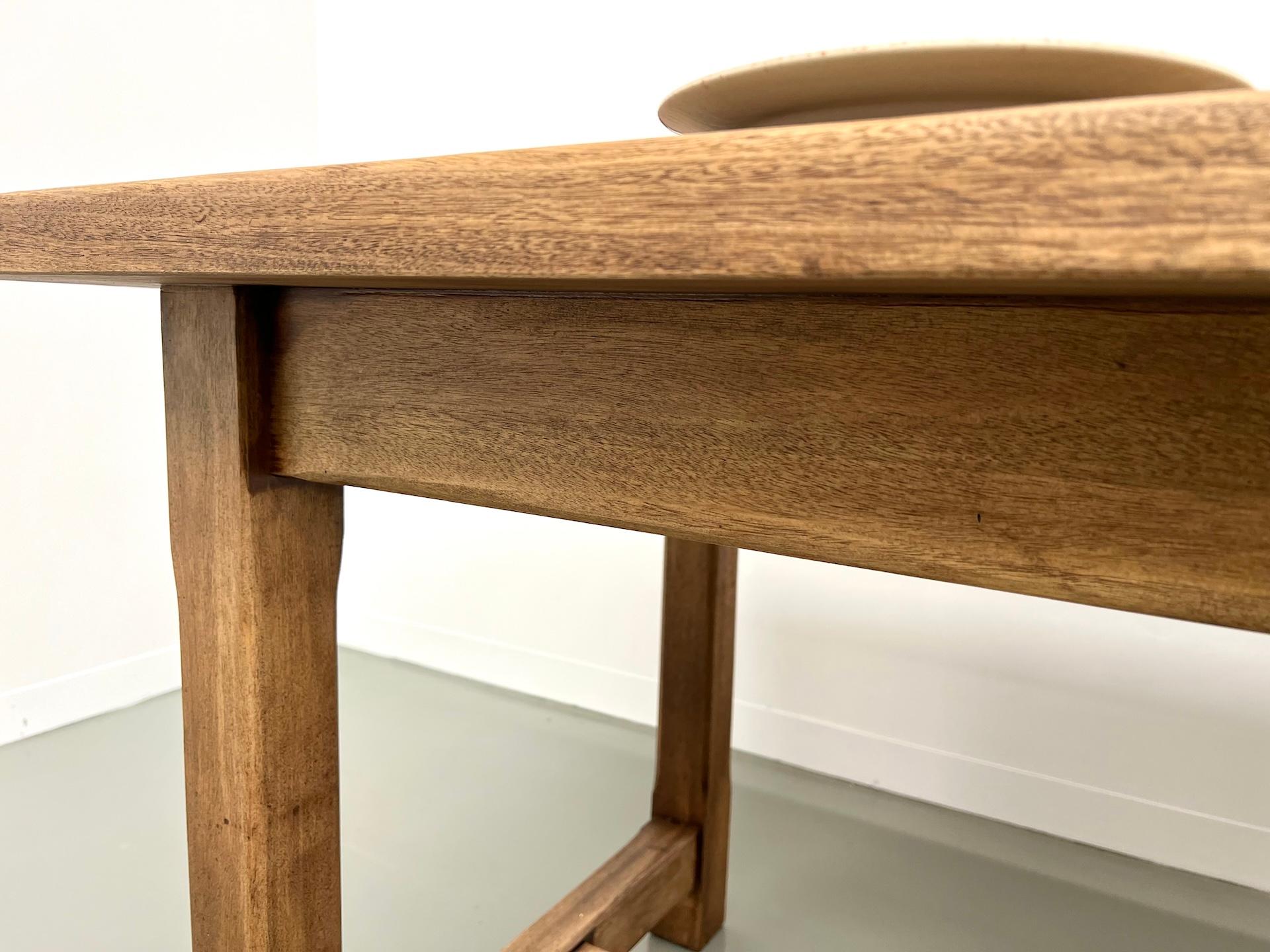 Petite table française ancienne de ferme avec pieds carrés, années 70 en vente 11