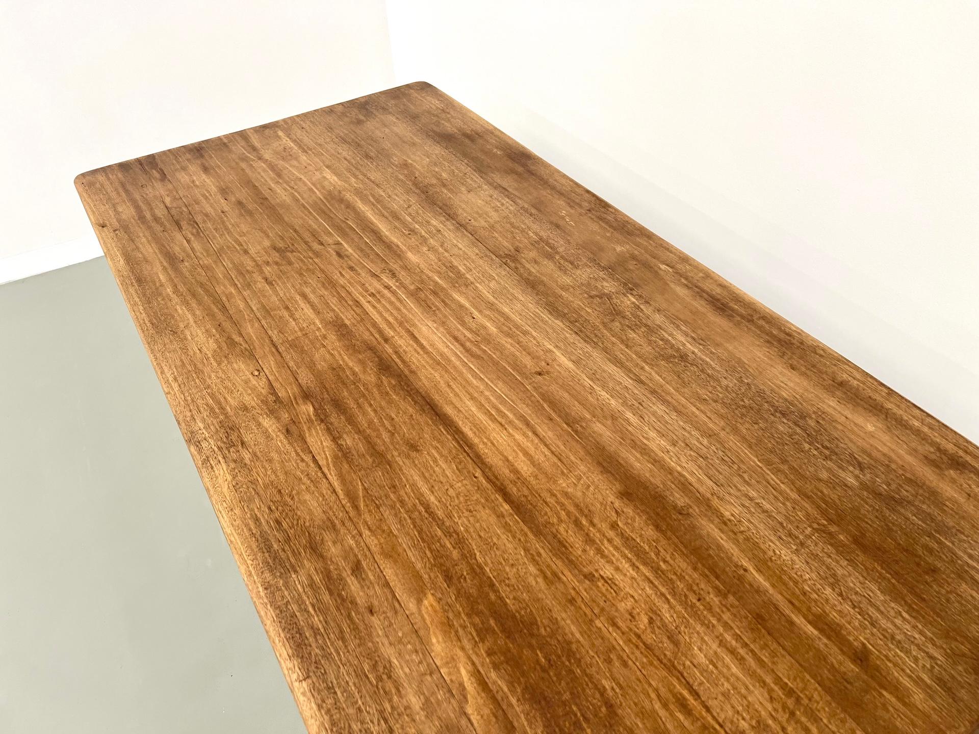 Petite table française ancienne de ferme avec pieds carrés, années 70 en vente 1