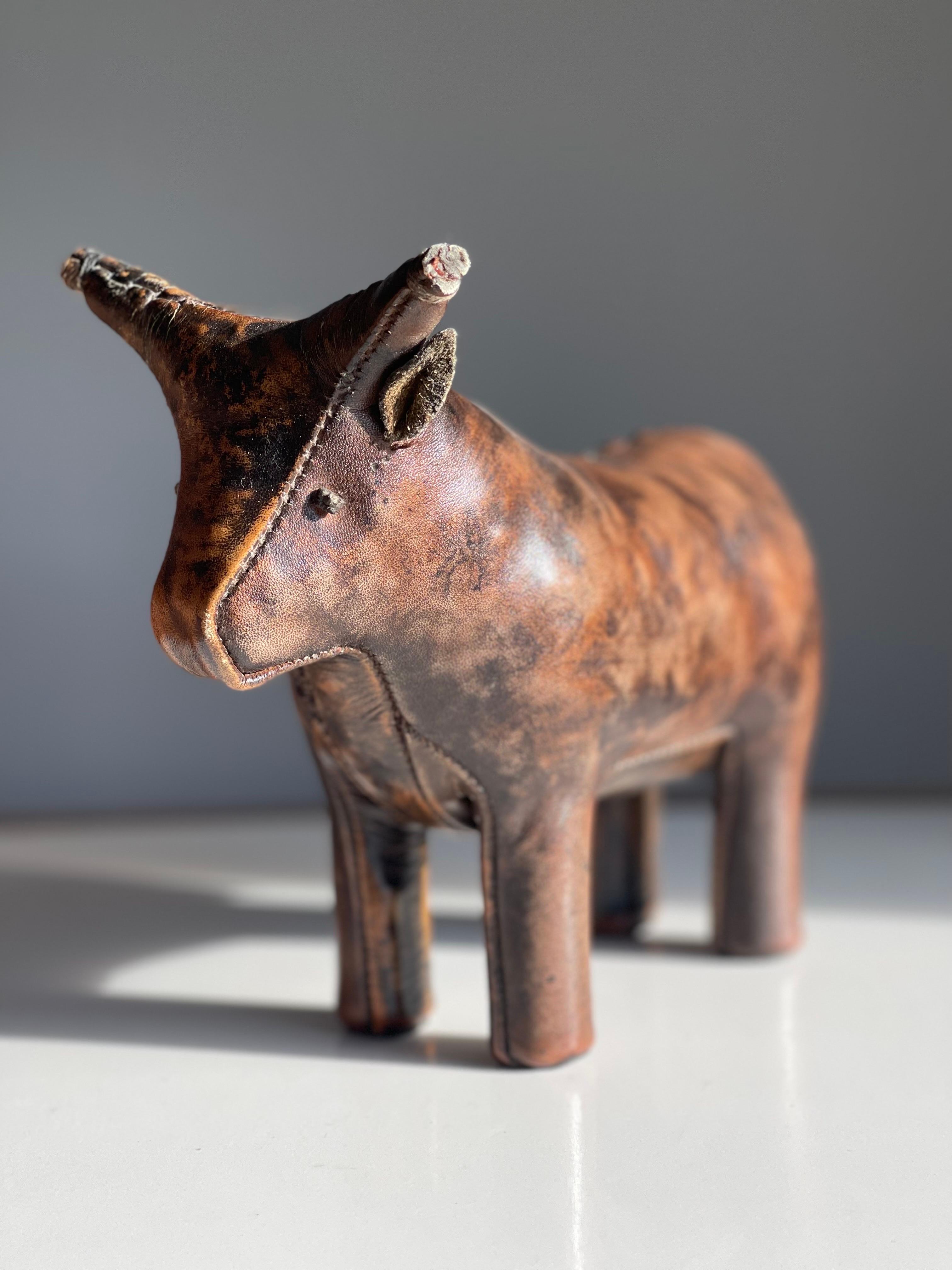 Small Omersa Leather Bull Doorstop for Valenti 2