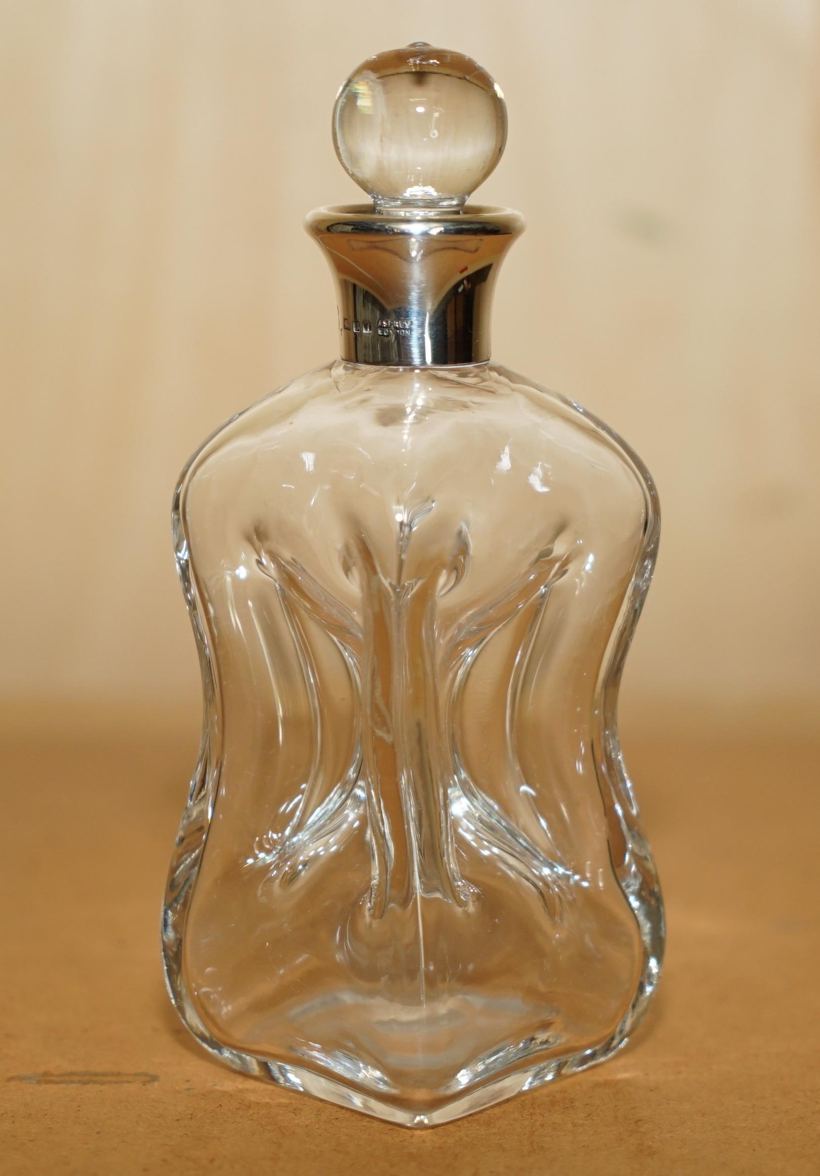 Fait main PETIT DÉCANTEUR À UNE PERSONNE ASPREY & CO 1964 ARGENT STERLING PiNCH SPIRIT WINE en vente