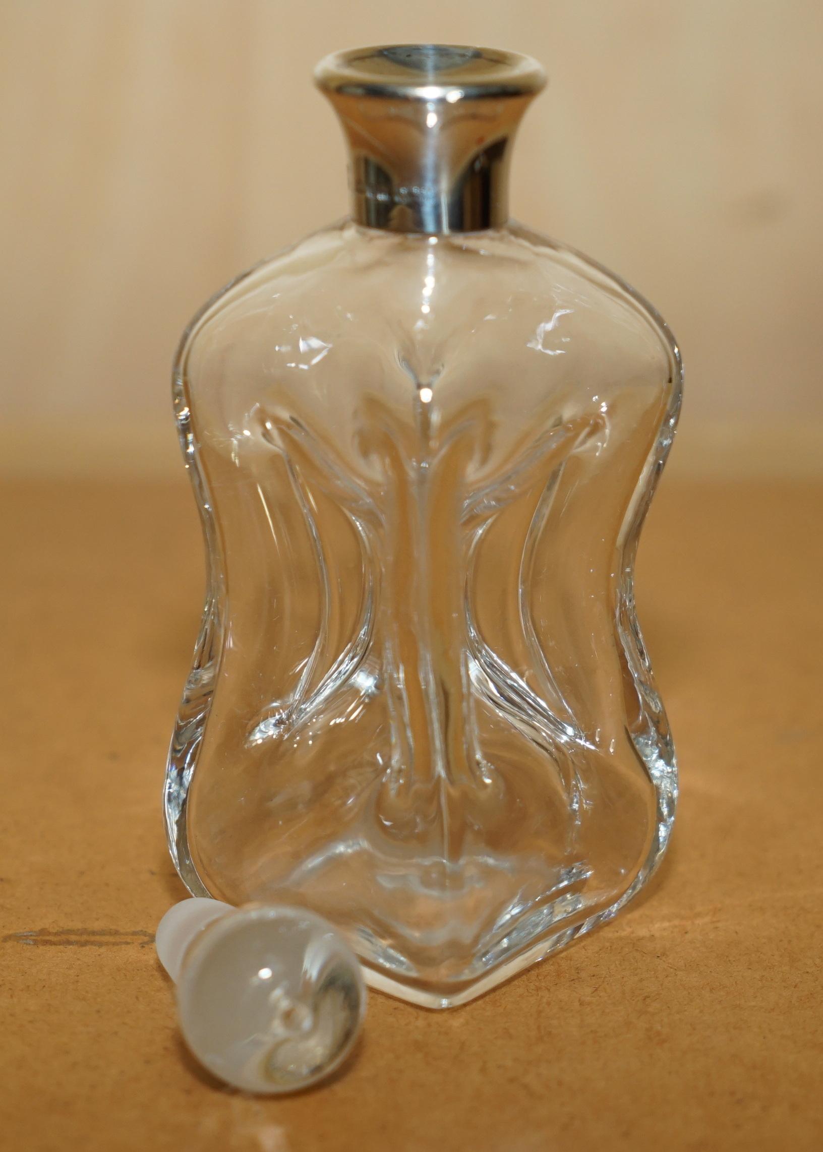 PETIT DÉCANTEUR À UNE PERSONNE ASPREY & CO 1964 ARGENT STERLING PiNCH SPIRIT WINE Bon état - En vente à West Sussex, Pulborough