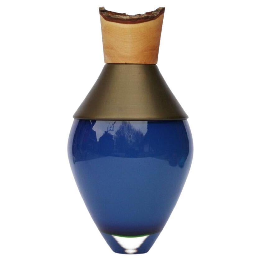 Petit vase d'Inde bleu opale et laiton patiné I, Pia Wüstenberg