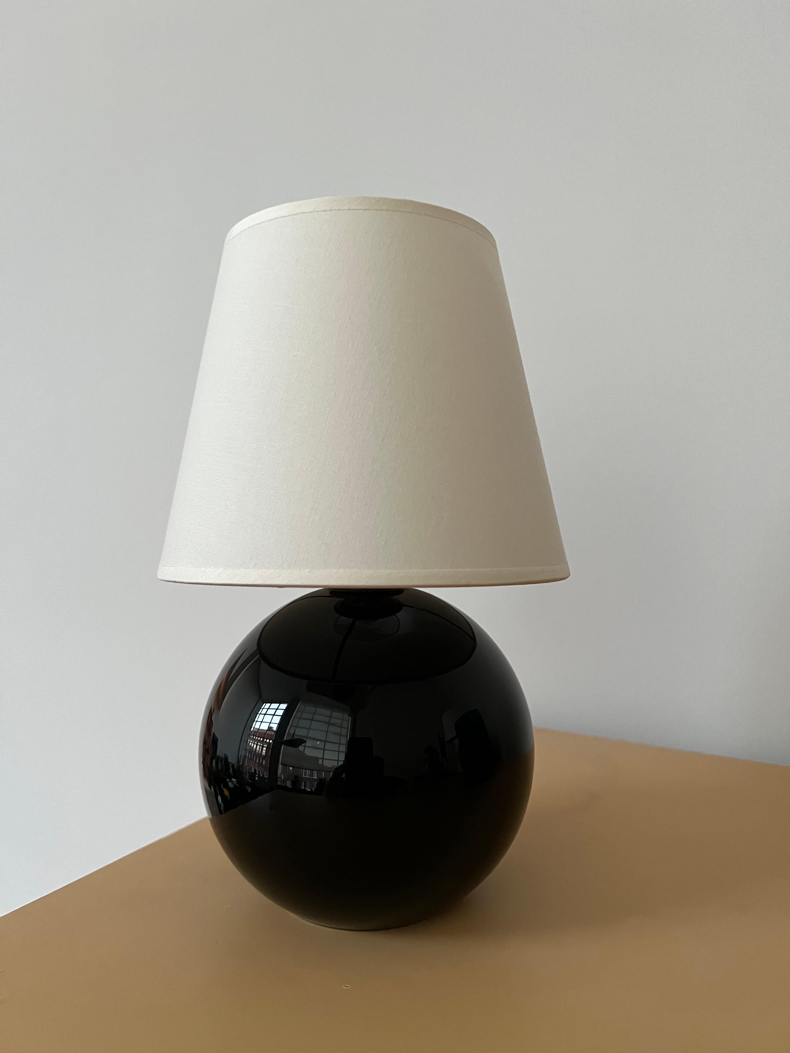 Small Opaline Art Deco Lamp in the Style of Jacques Adnet In Good Condition In Soho, London, GB