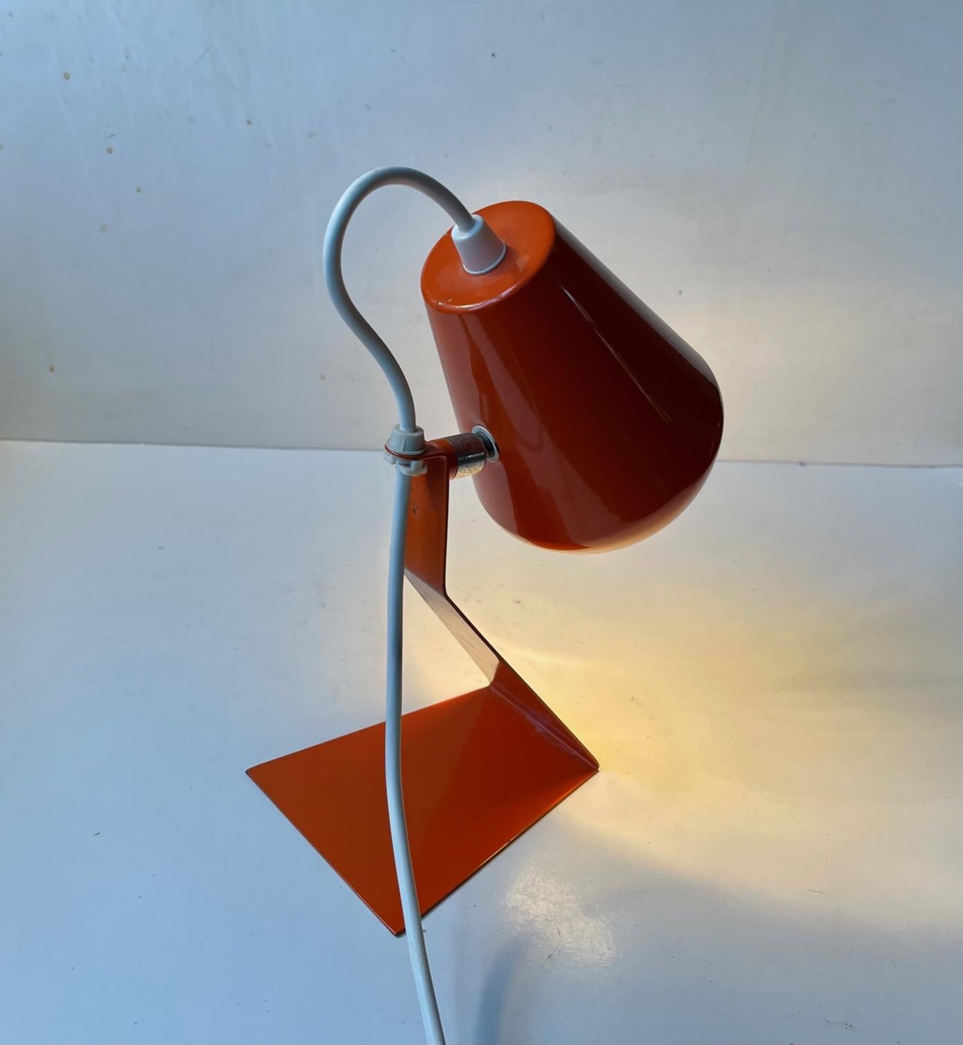 Orangefarbene Mid-Century-Tischlampe, italienisch, 1960er Jahre (Italienisch) im Angebot