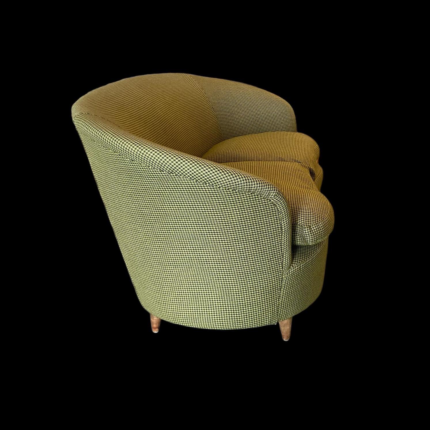 small curved 1950's Italian 2 Seater Sofa attributed to Ico Parisi, green tweed For Sale 1