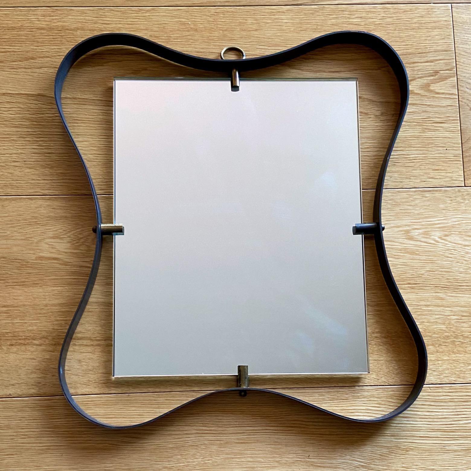 Organic Mid-Century Brass Mirror, 1950's Italian, most probably Fontana Arte In Good Condition For Sale In London, GB