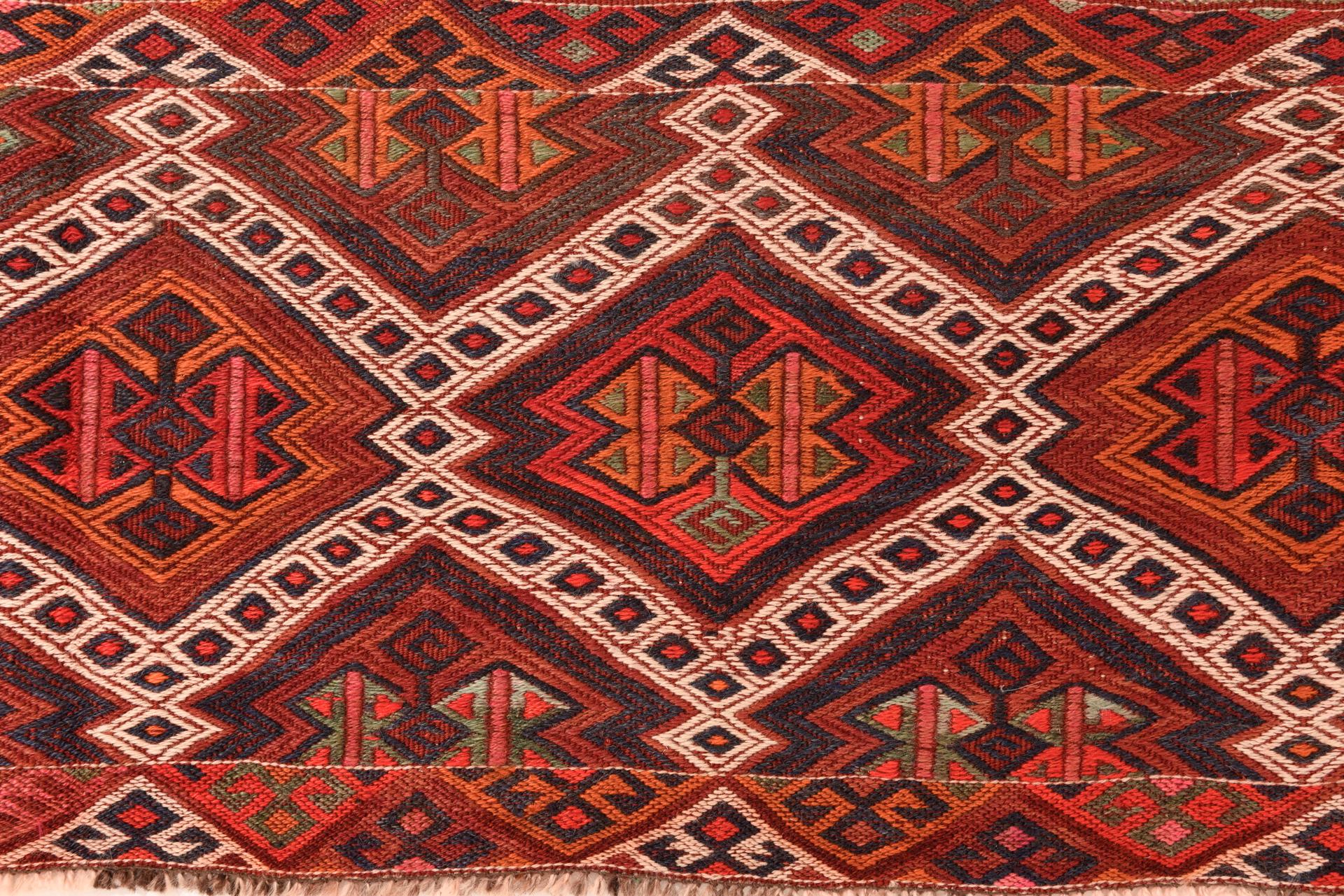 Kleiner orientalischer Nomadenteppich (Zentralasiatisch) im Angebot