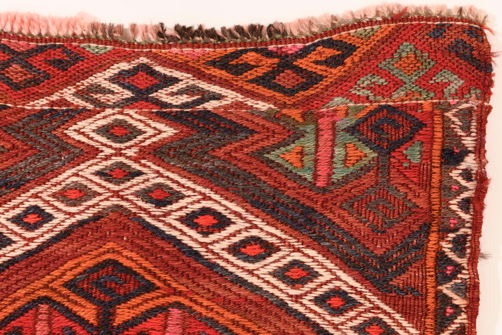 Kleiner orientalischer Nomadenteppich (Handgewebt) im Angebot