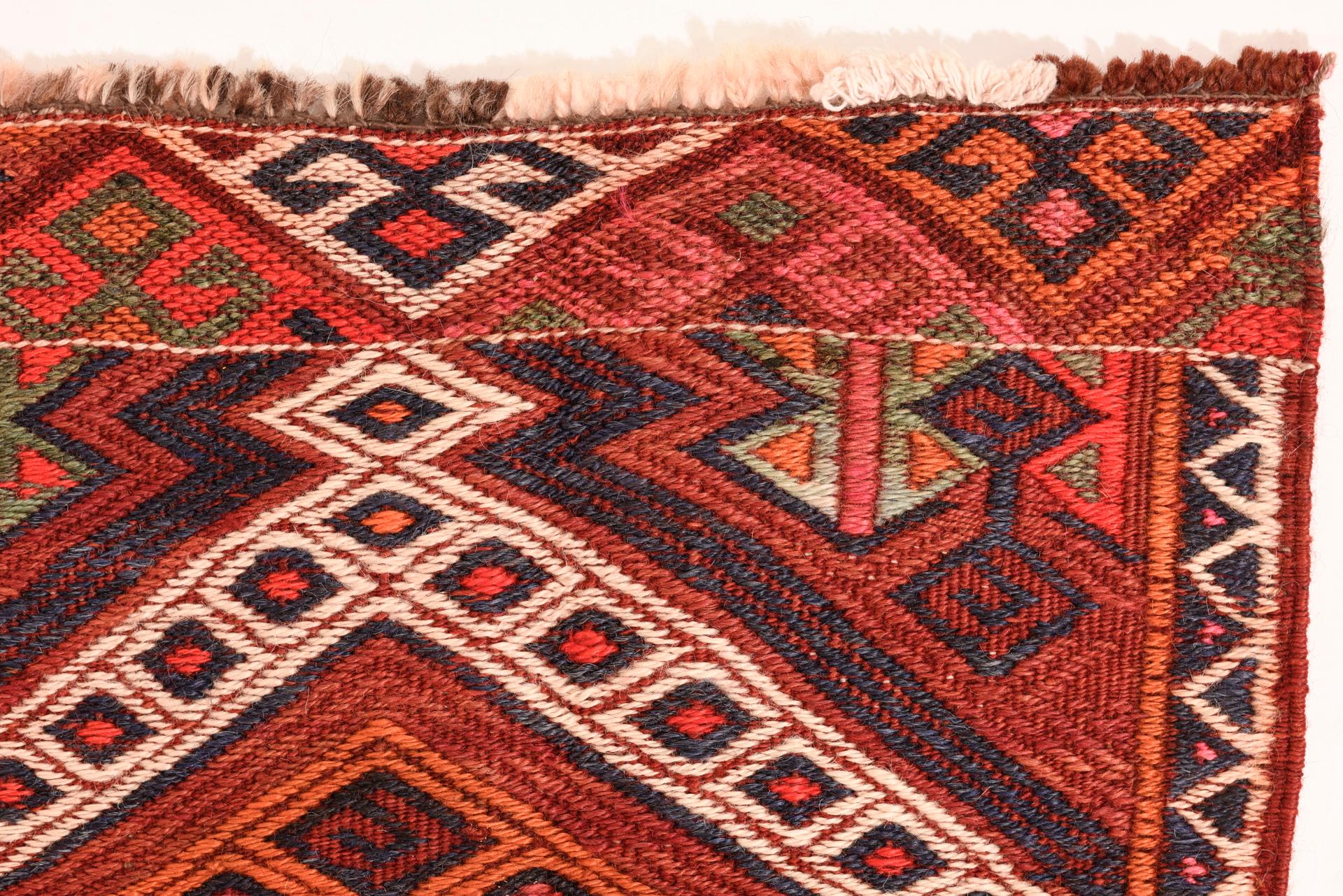 Kleiner orientalischer Nomadenteppich (20. Jahrhundert) im Angebot