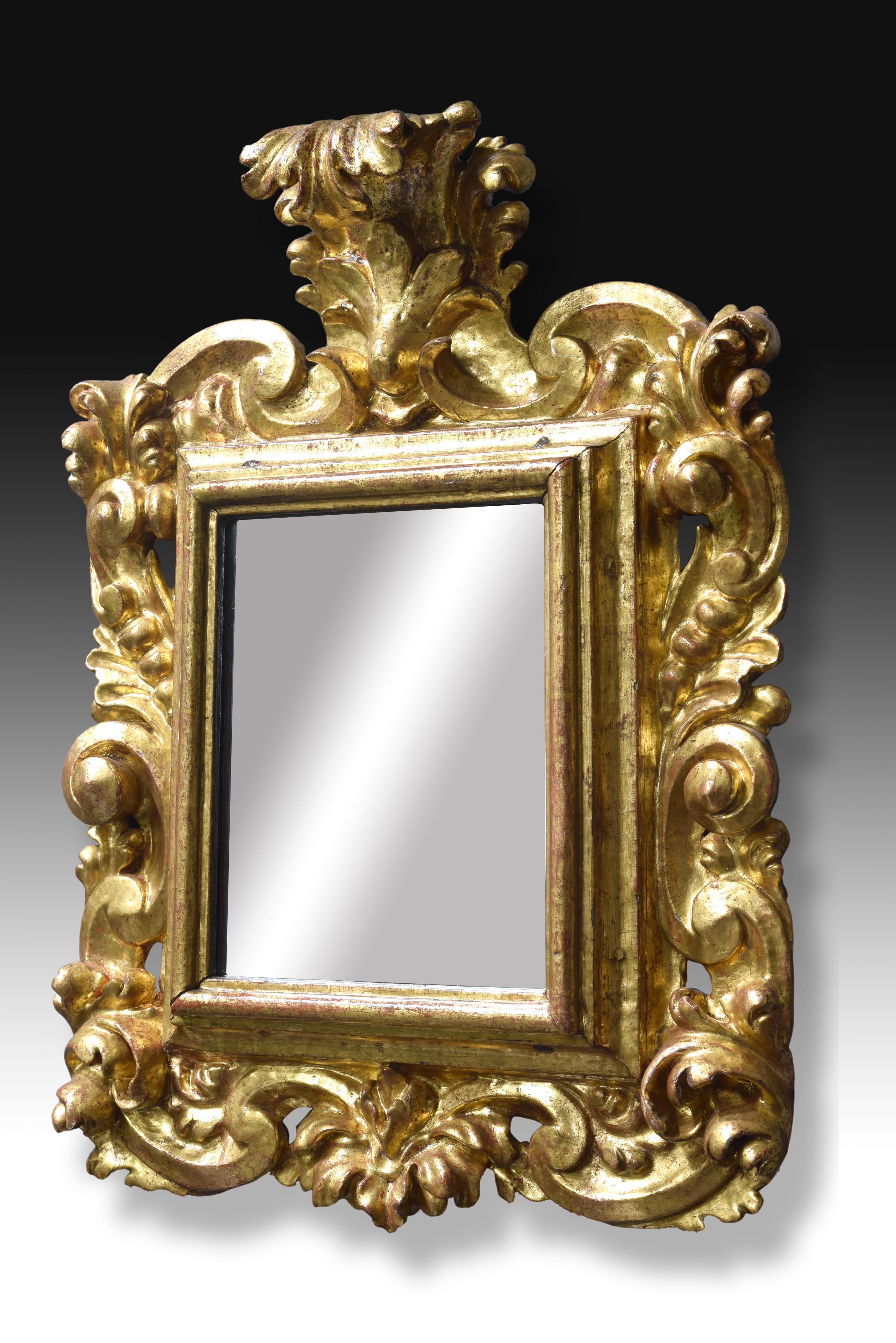 Dekorativer Spiegel, vergoldetes Holz, 17.-18. Jahrhundert (Europäisch) im Angebot