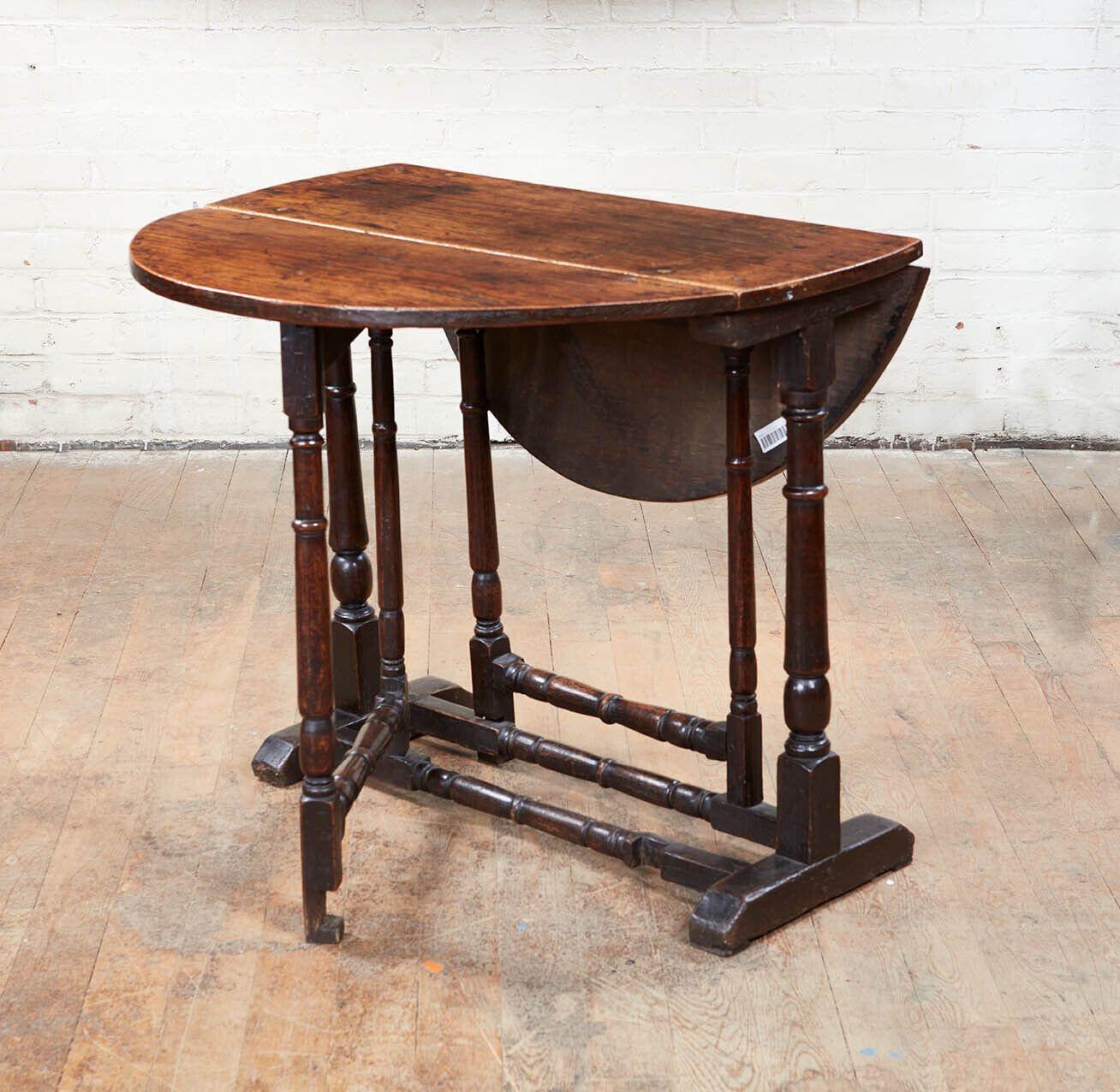 18th Century Small Oval Gateleg Table For Sale