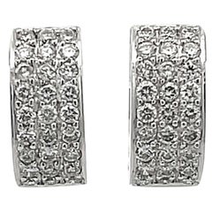 Pendientes Ovalados Pequeños de Diamantes en Oro Blanco de 18k