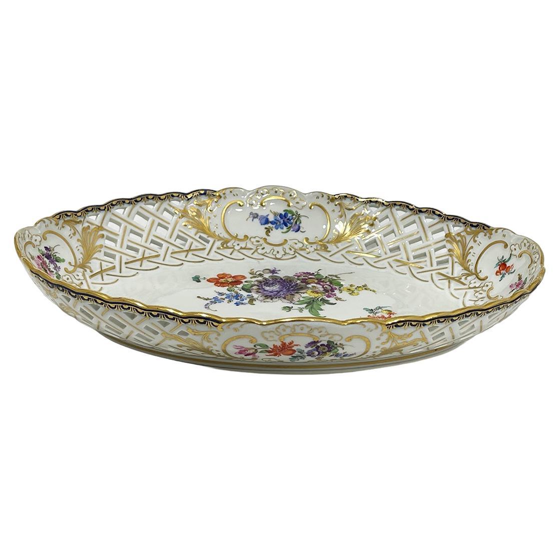 Pequeño plato ovalado de porcelana de Meissen calada, años 20
