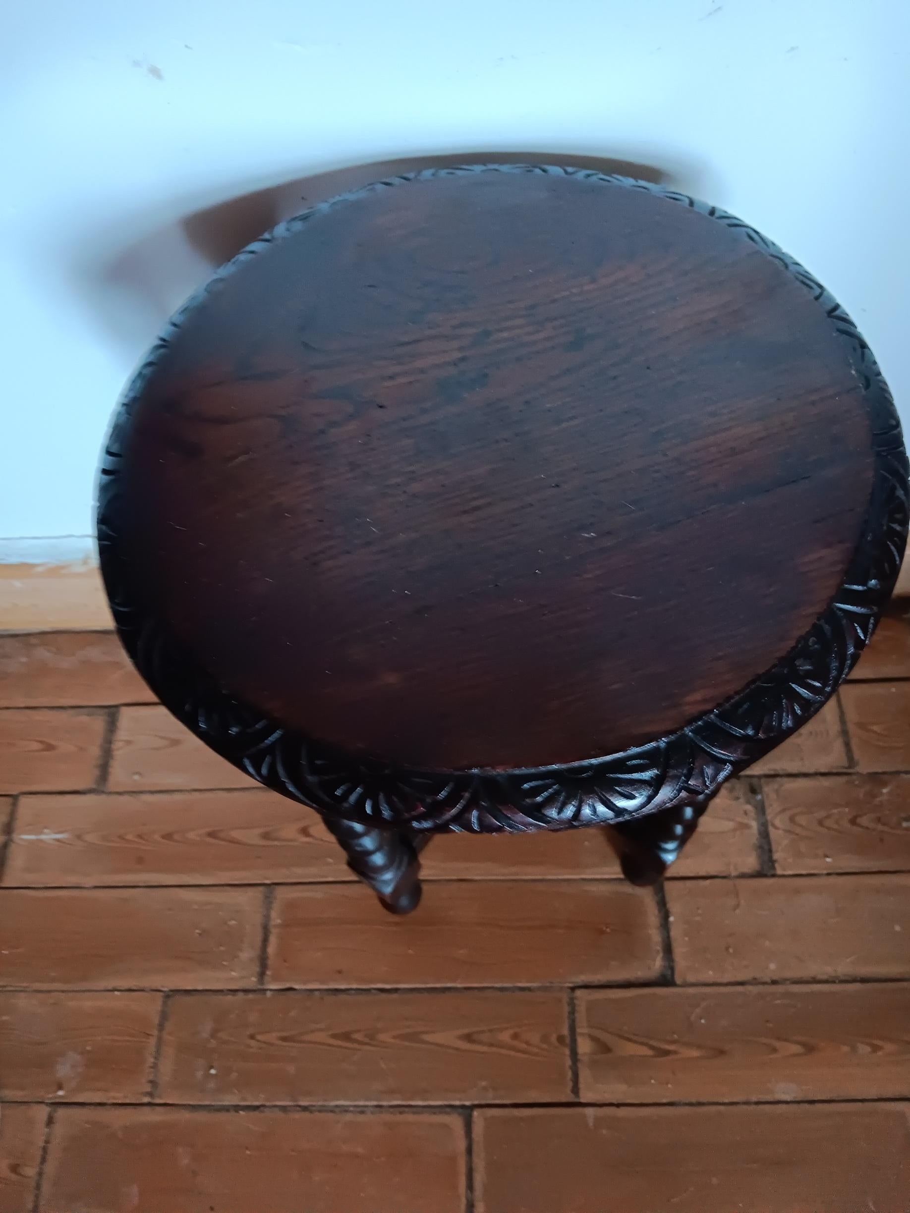 Small Oval Table or Stool Bobbin Turned Legs, 19th Century Spain For Sale 1