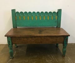 Pequeño banco pintado