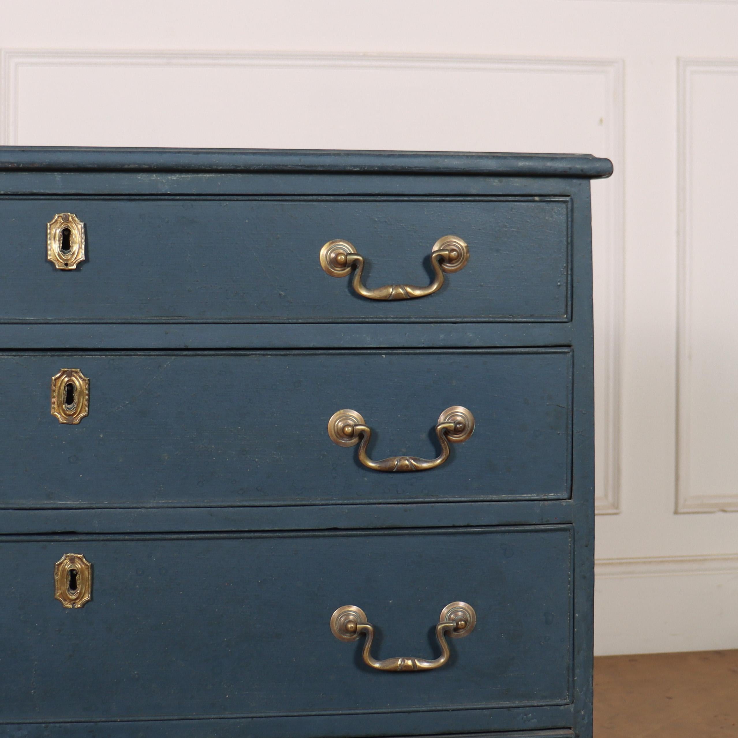Small Painted Chest of Drawers In Good Condition In Leamington Spa, Warwickshire